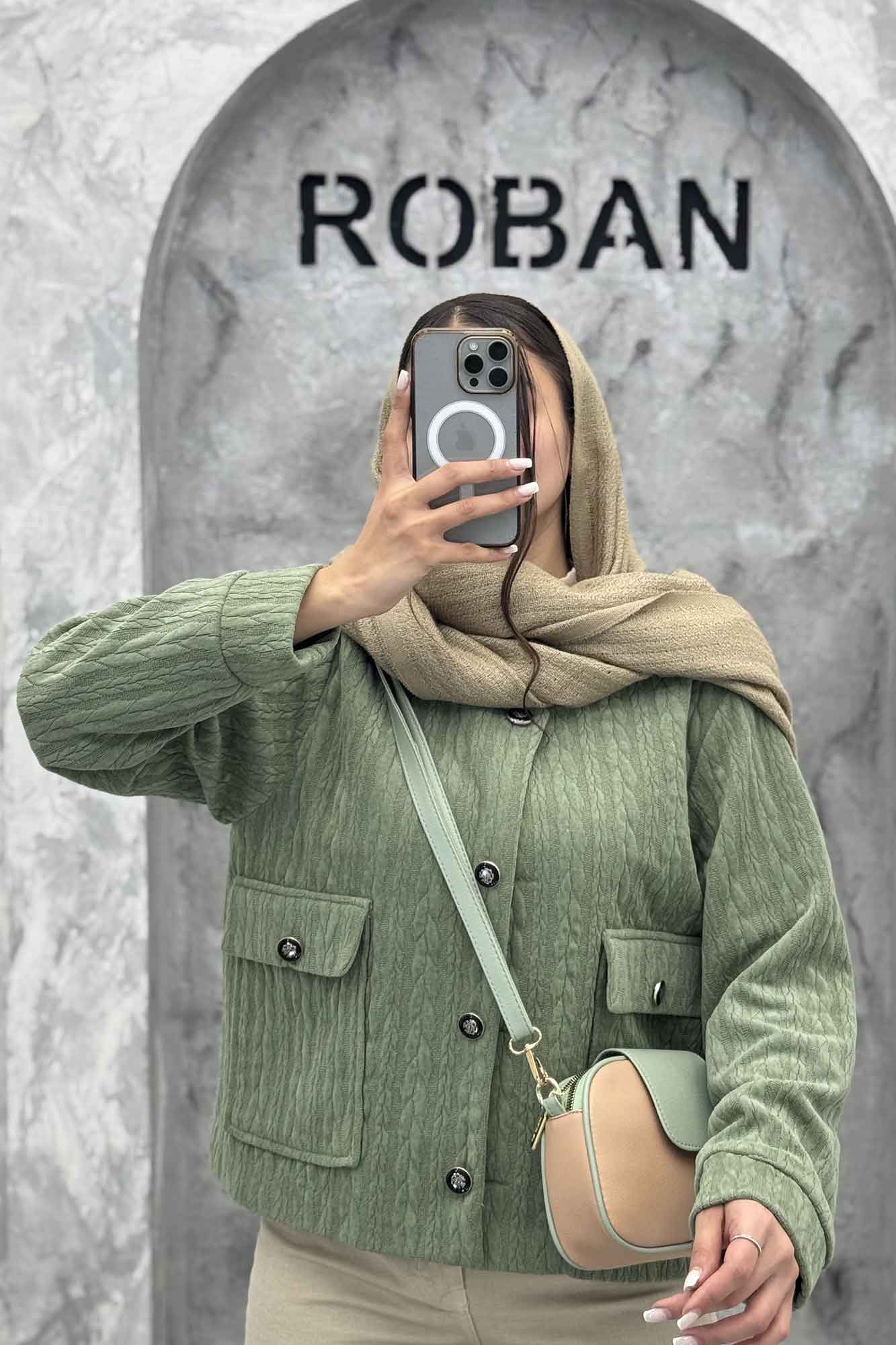 کت گپ یقه گرد آستردار والاس