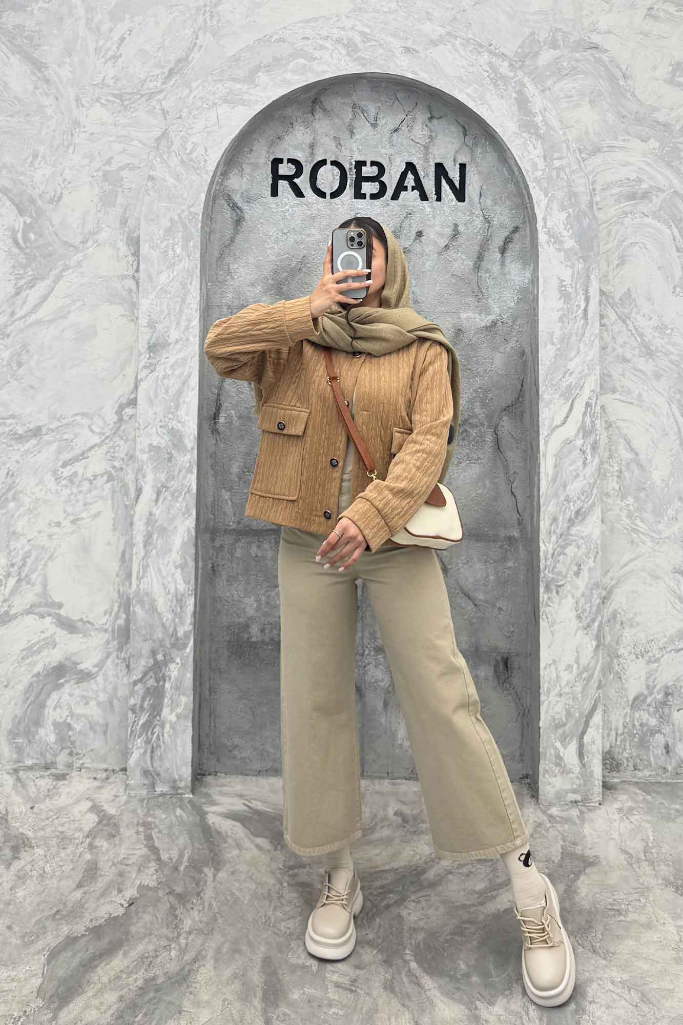 کت گپ یقه گرد آستردار والاس