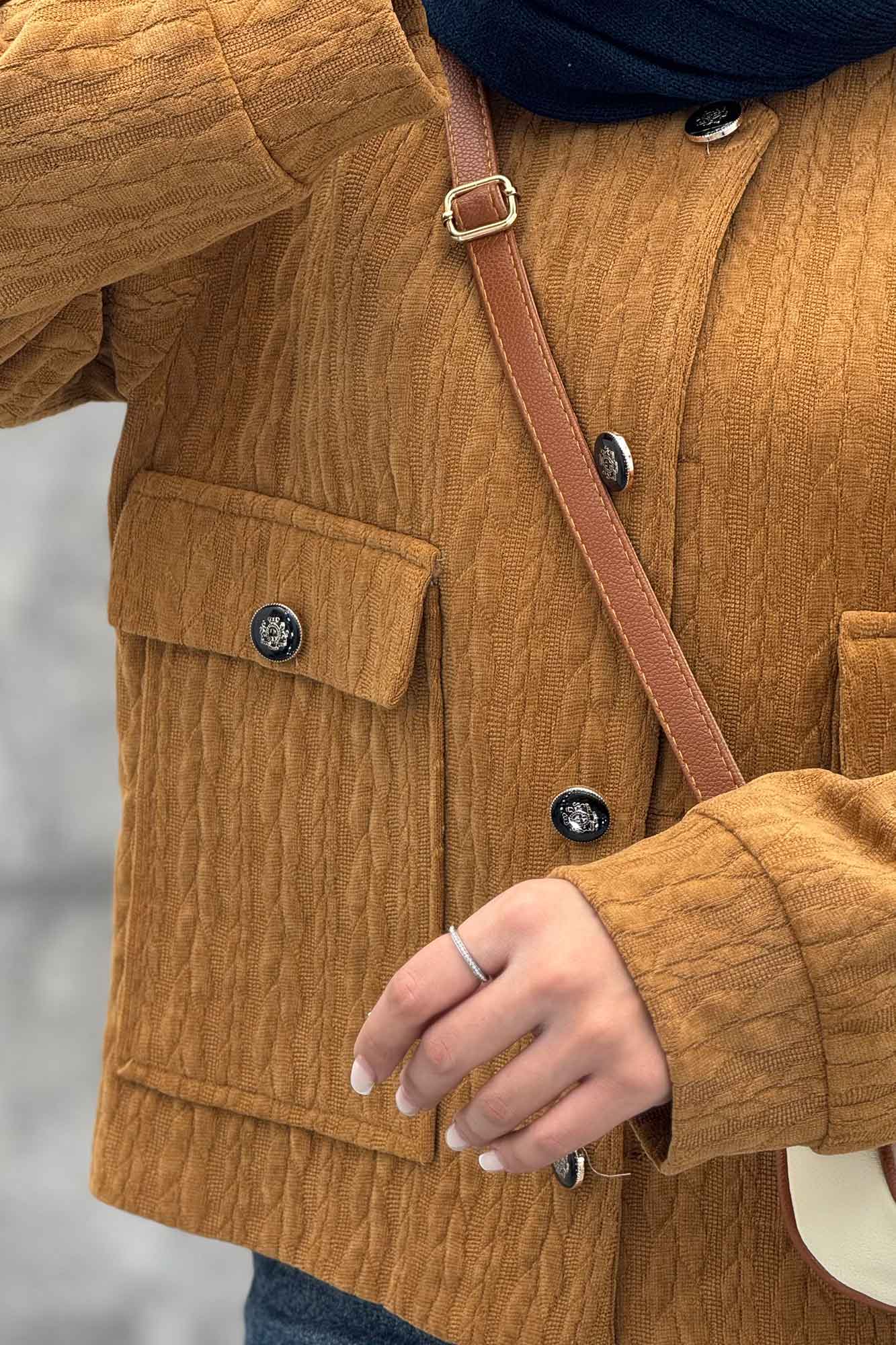 کت گپ یقه گرد آستردار والاس