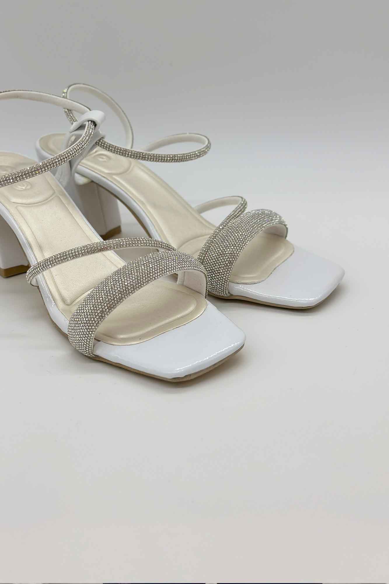 کفش مجلسی پاشنه دار بند نگینی 