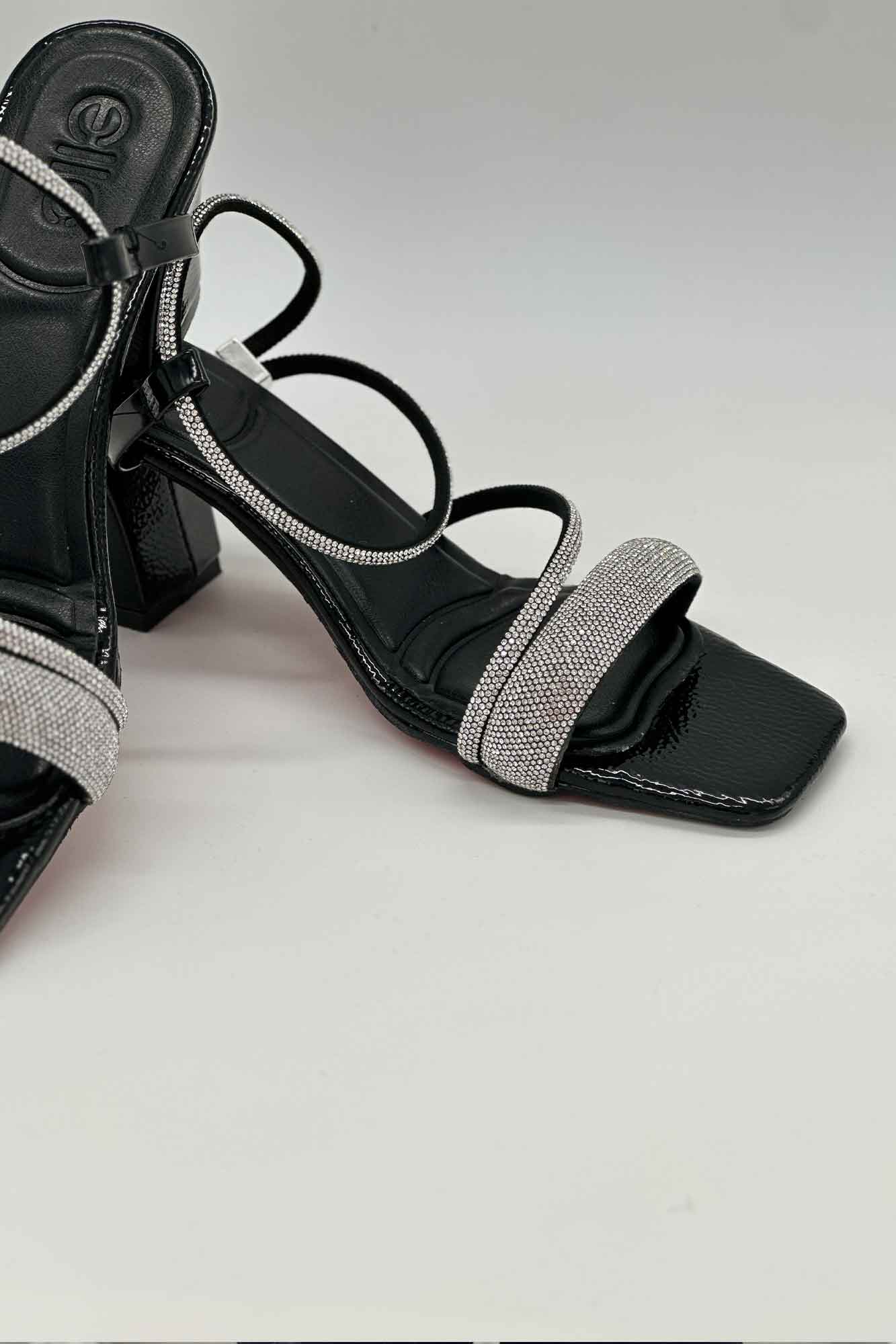 کفش مجلسی پاشنه دار بند نگینی 