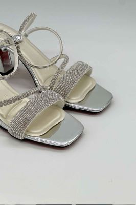 کفش مجلسی پاشنه دار بند نگینی 