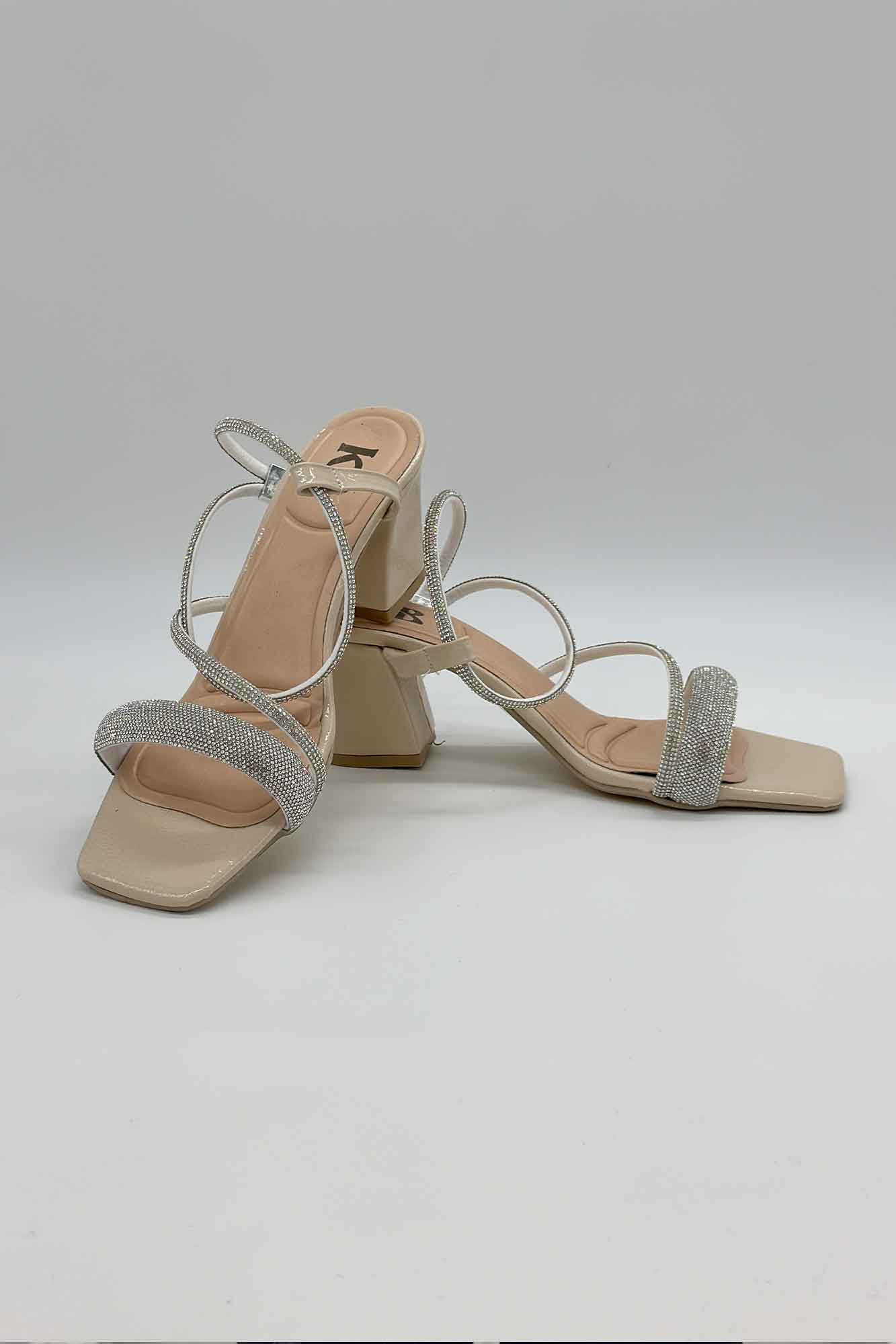 کفش مجلسی پاشنه دار بند نگینی 