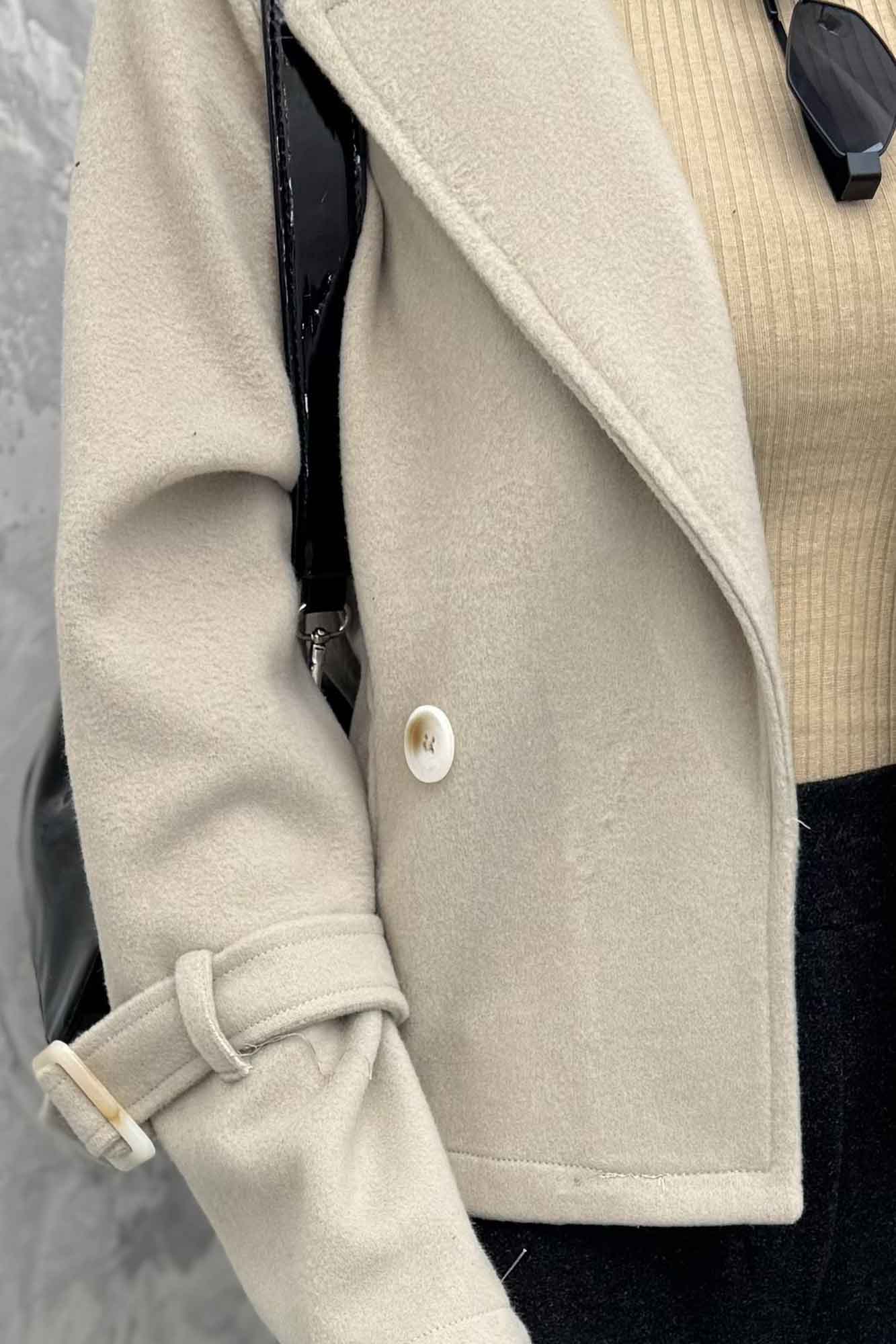 کت کراپ روناک آستین سگک دار