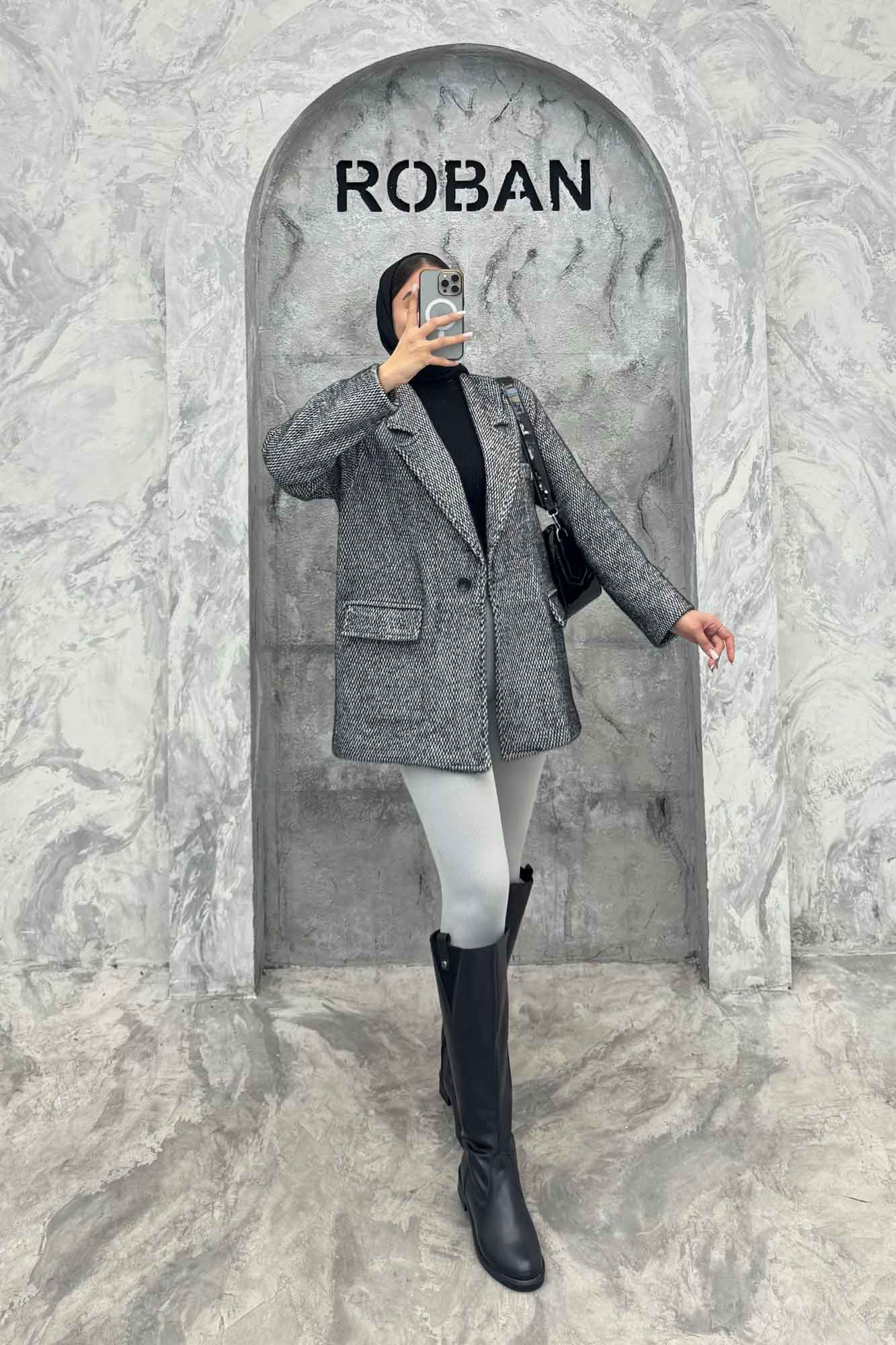 کت آستردار لمزور لبه دوخت تک دکمه کلاوس