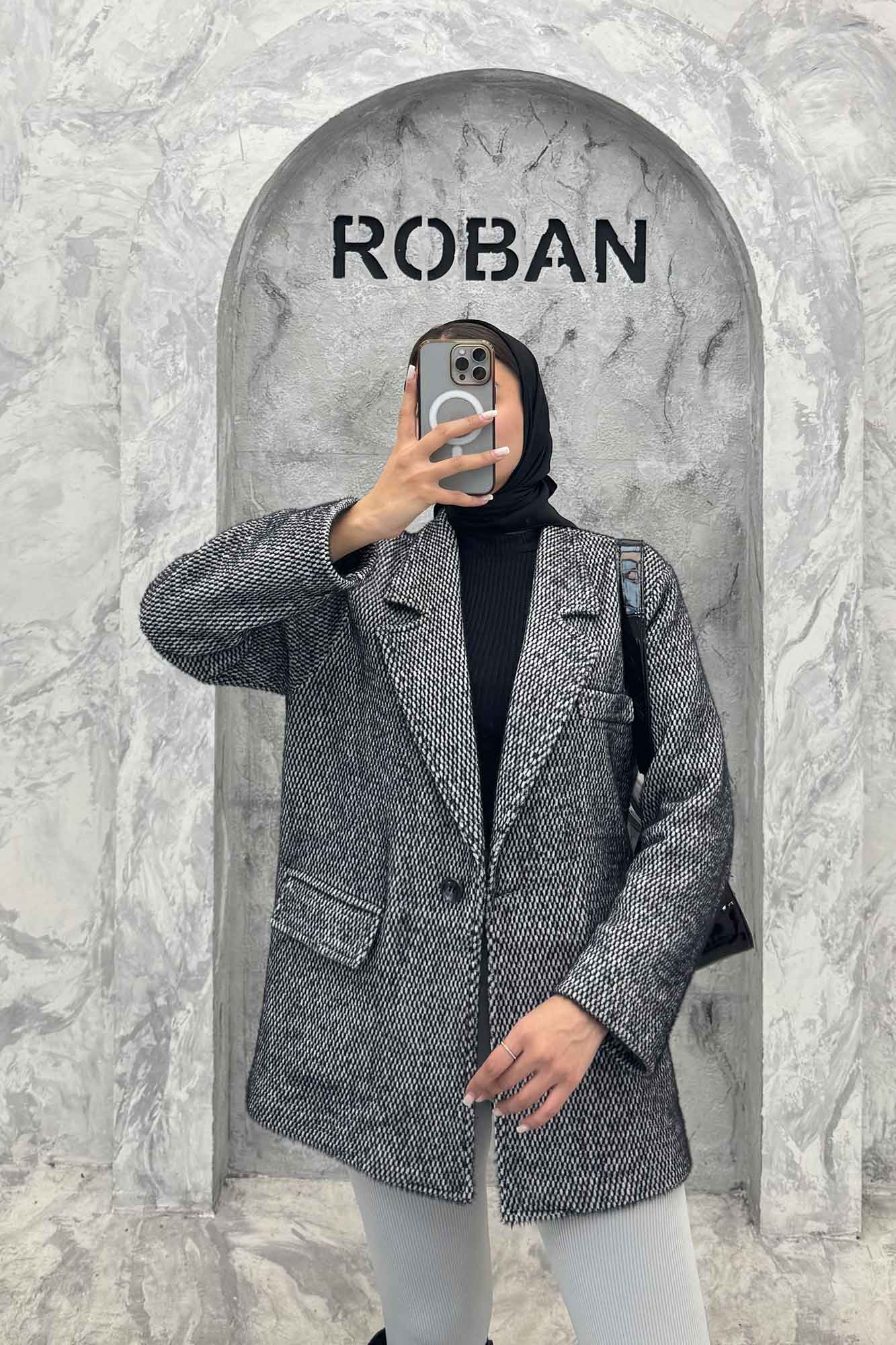 کت آستردار لمزور لبه دوخت تک دکمه کلاوس