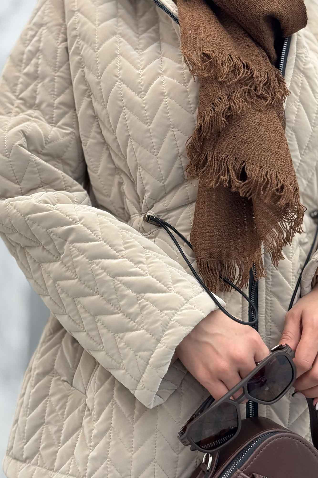 کاپشن سیلکونی کمرگت دار 