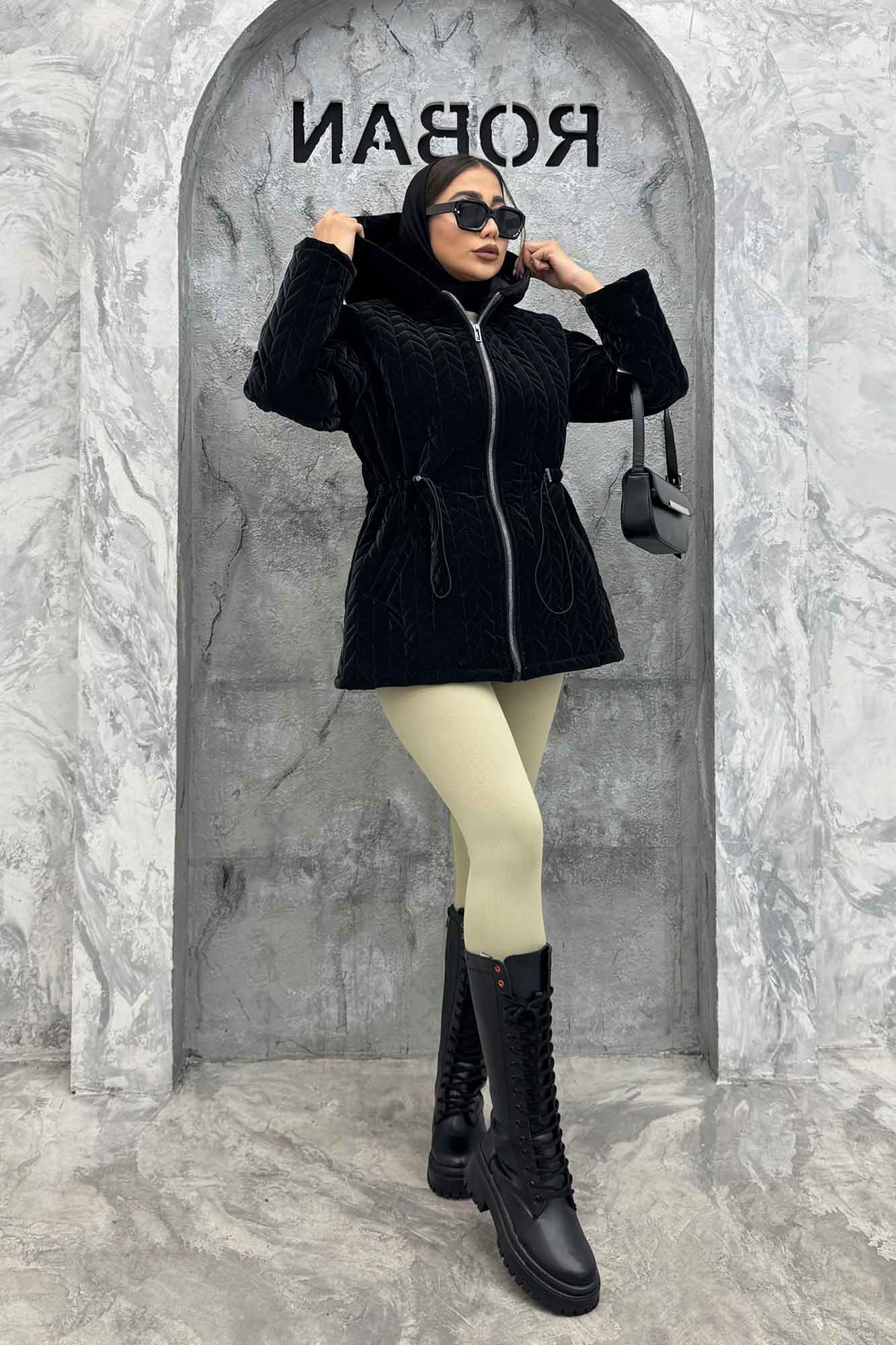 کاپشن سیلکونی کمرگت دار 