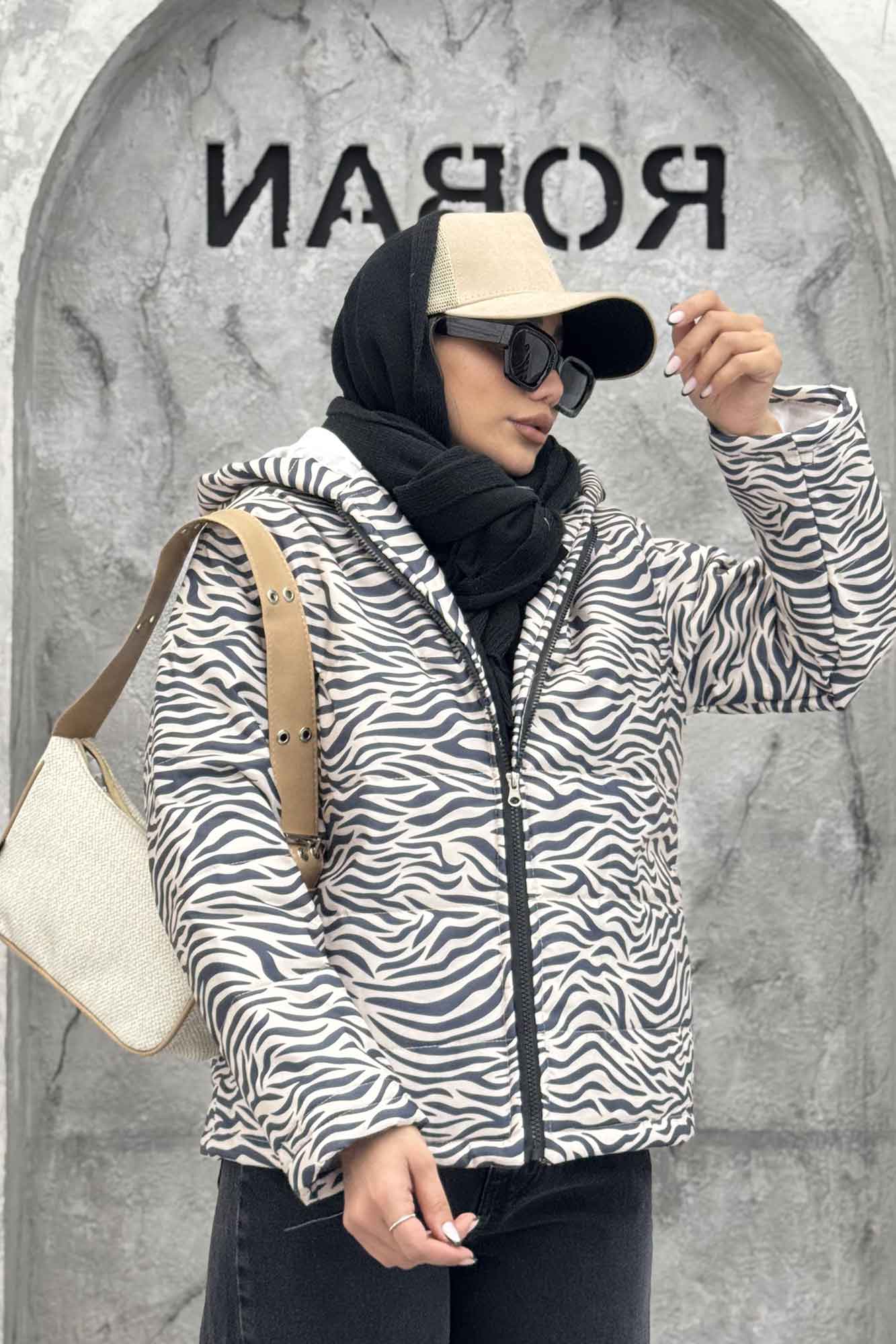 کاپشن کلاهدار لاین طرح دار