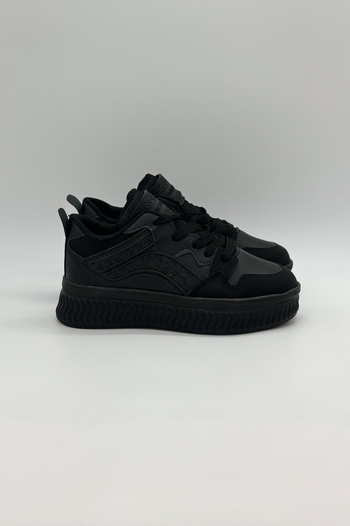 ونس LV پاکلاس 