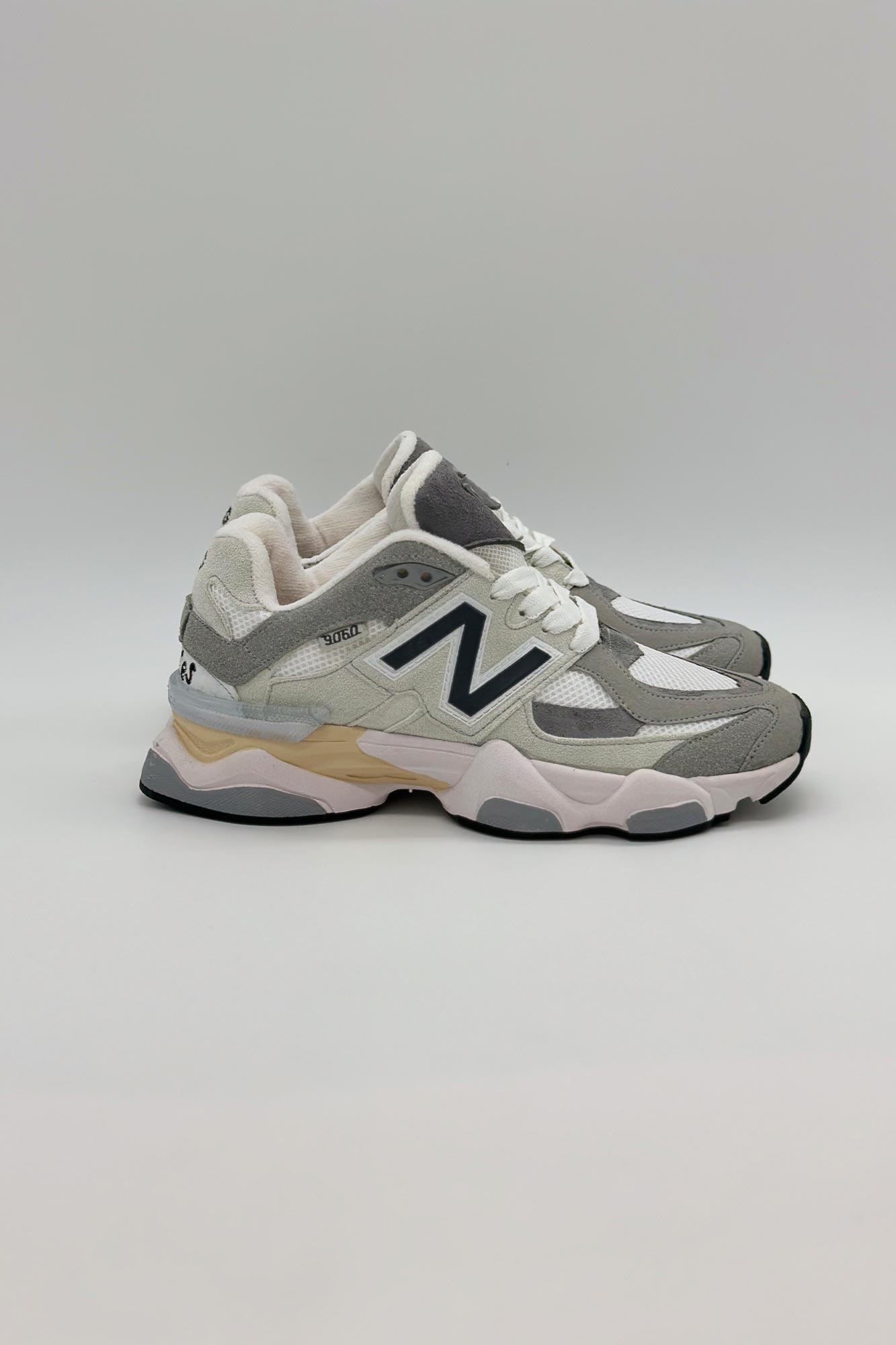 کتانی نیوبالانس 9060