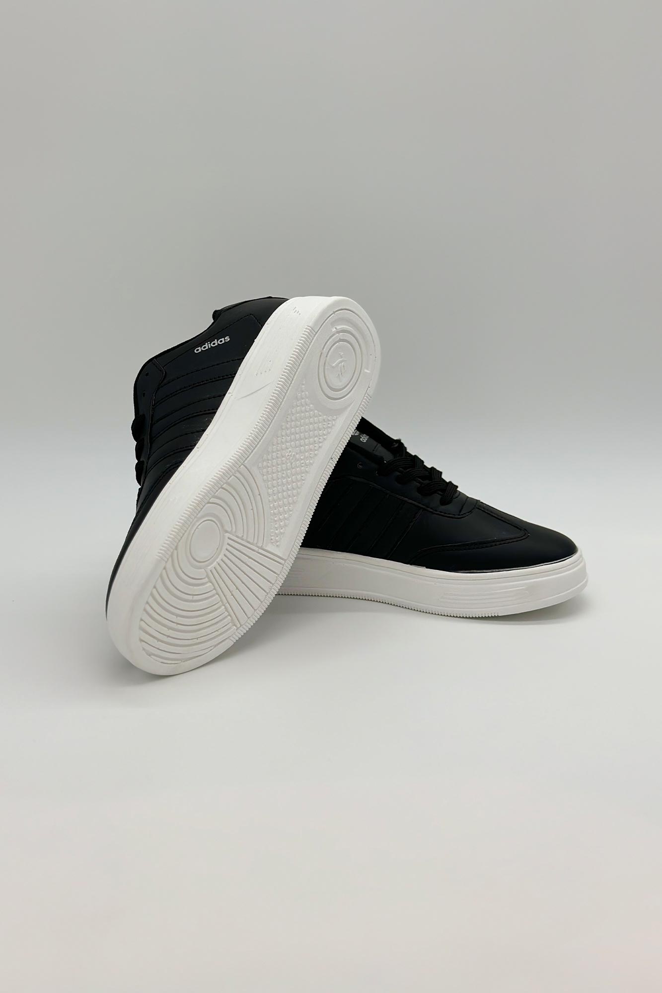 ونس بیسیک آدیداس