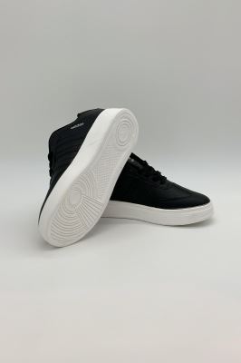 ونس بیسیک آدیداس