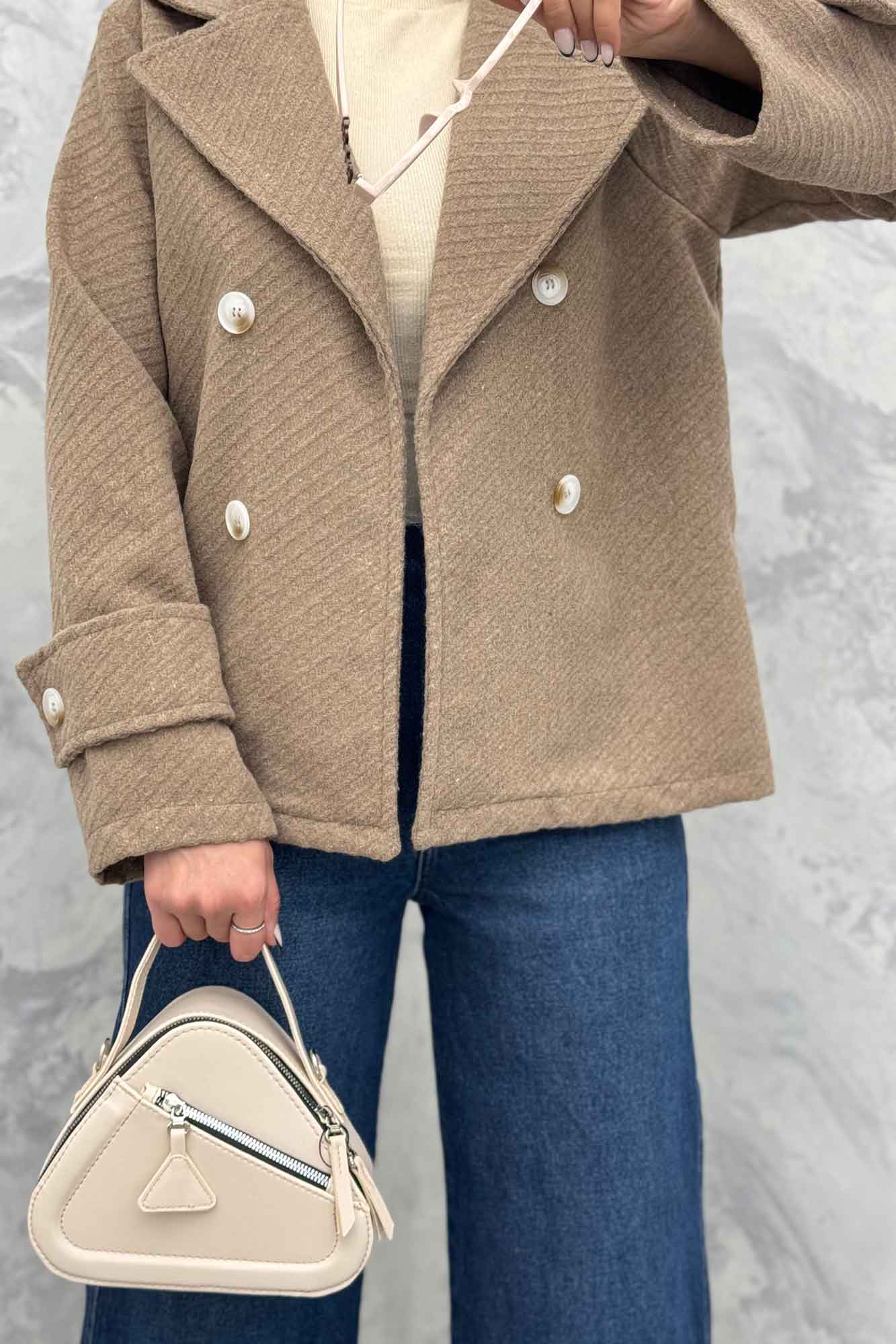 کت فوتر یقه انگلیسی کجراه برجسته شینا