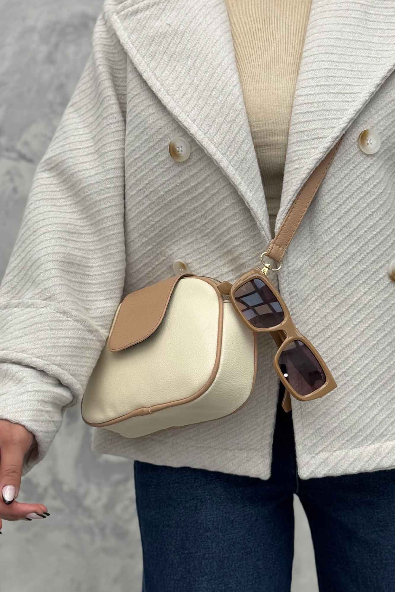 کت فوتر یقه انگلیسی کجراه برجسته شینا