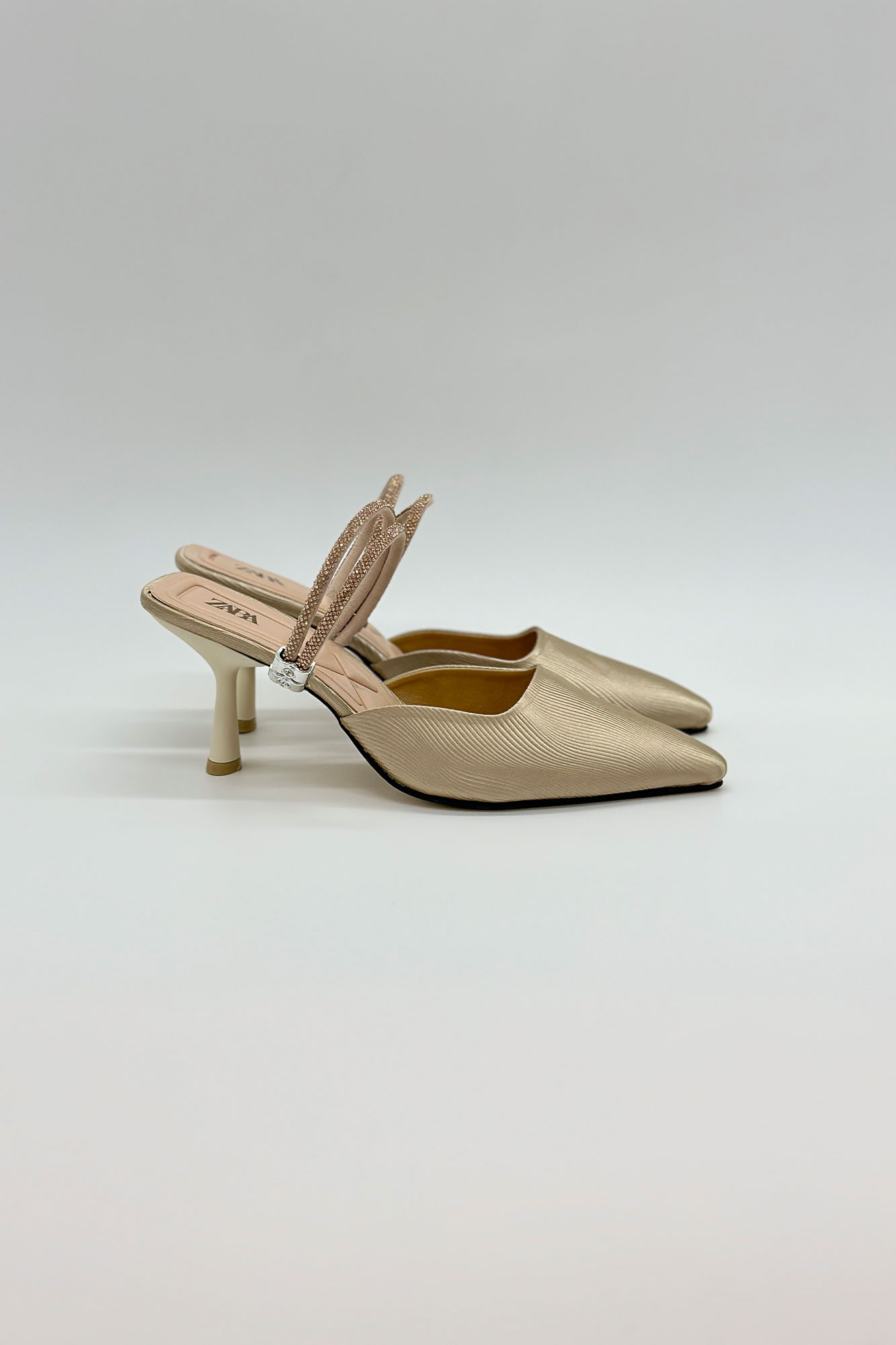 کفش مجلسی پاشنه دار رویه موجی