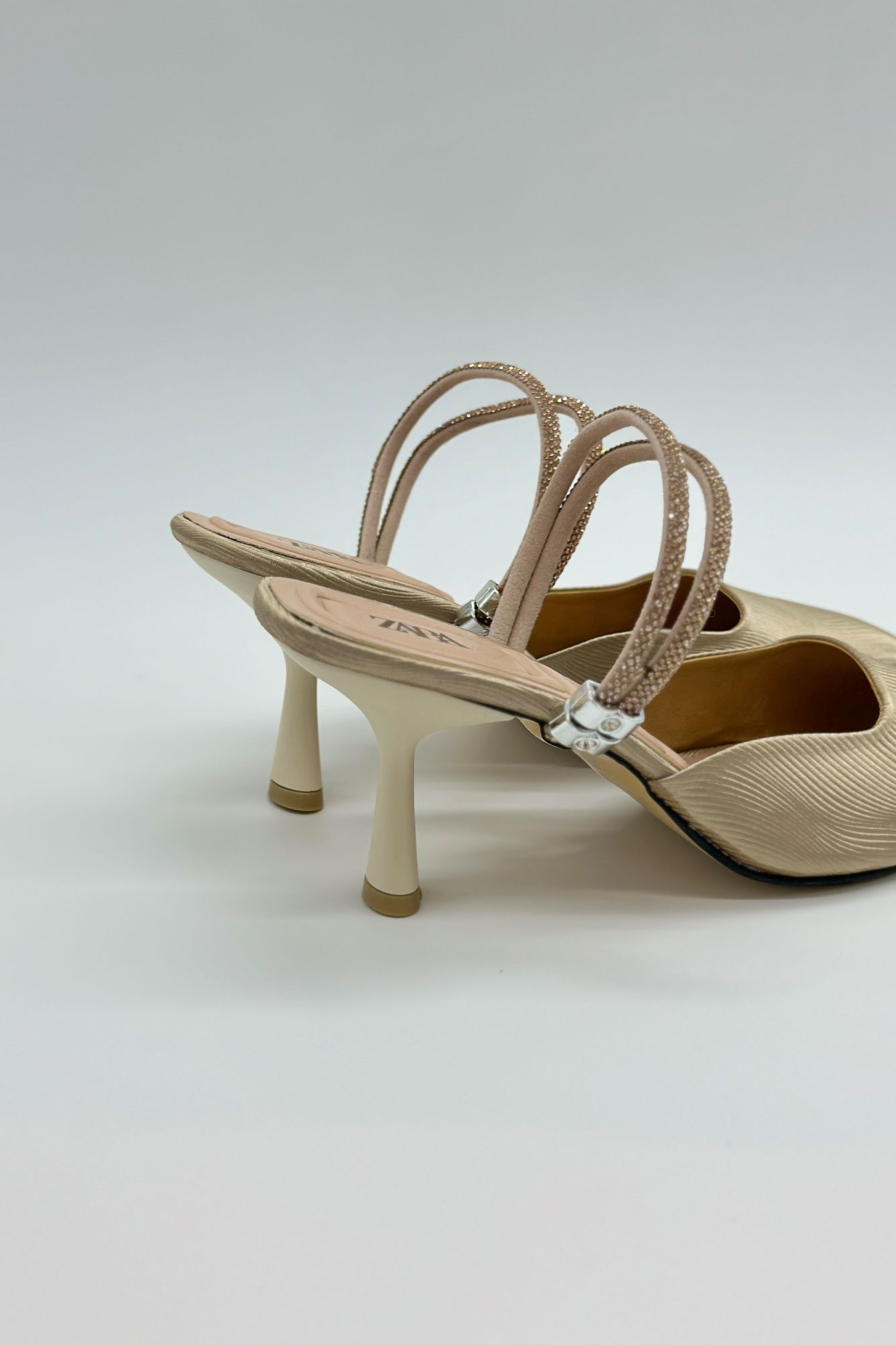 کفش مجلسی پاشنه دار رویه موجی