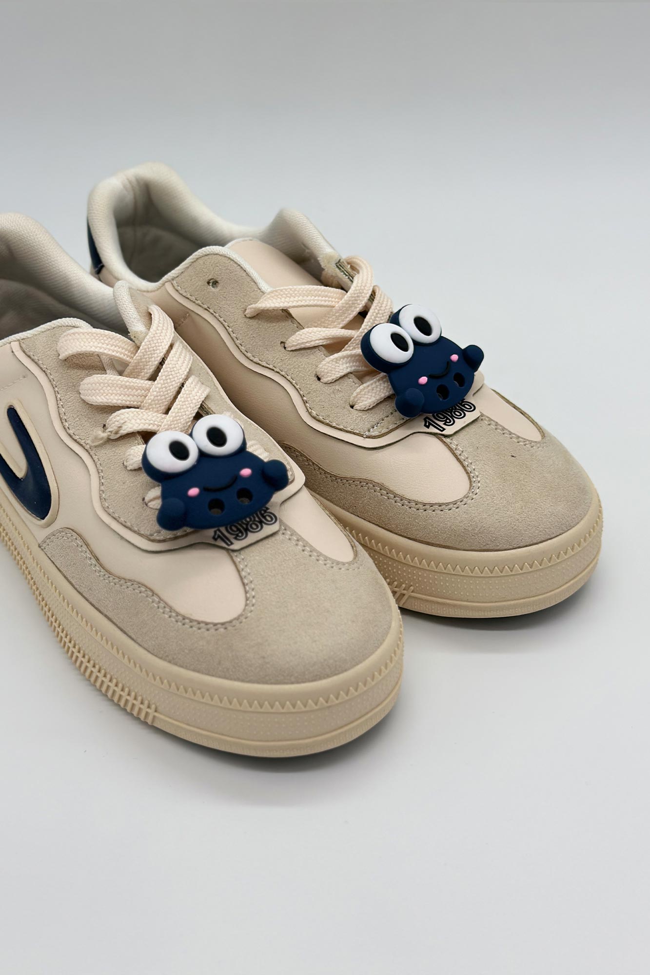 ونس استیکر دار 1986