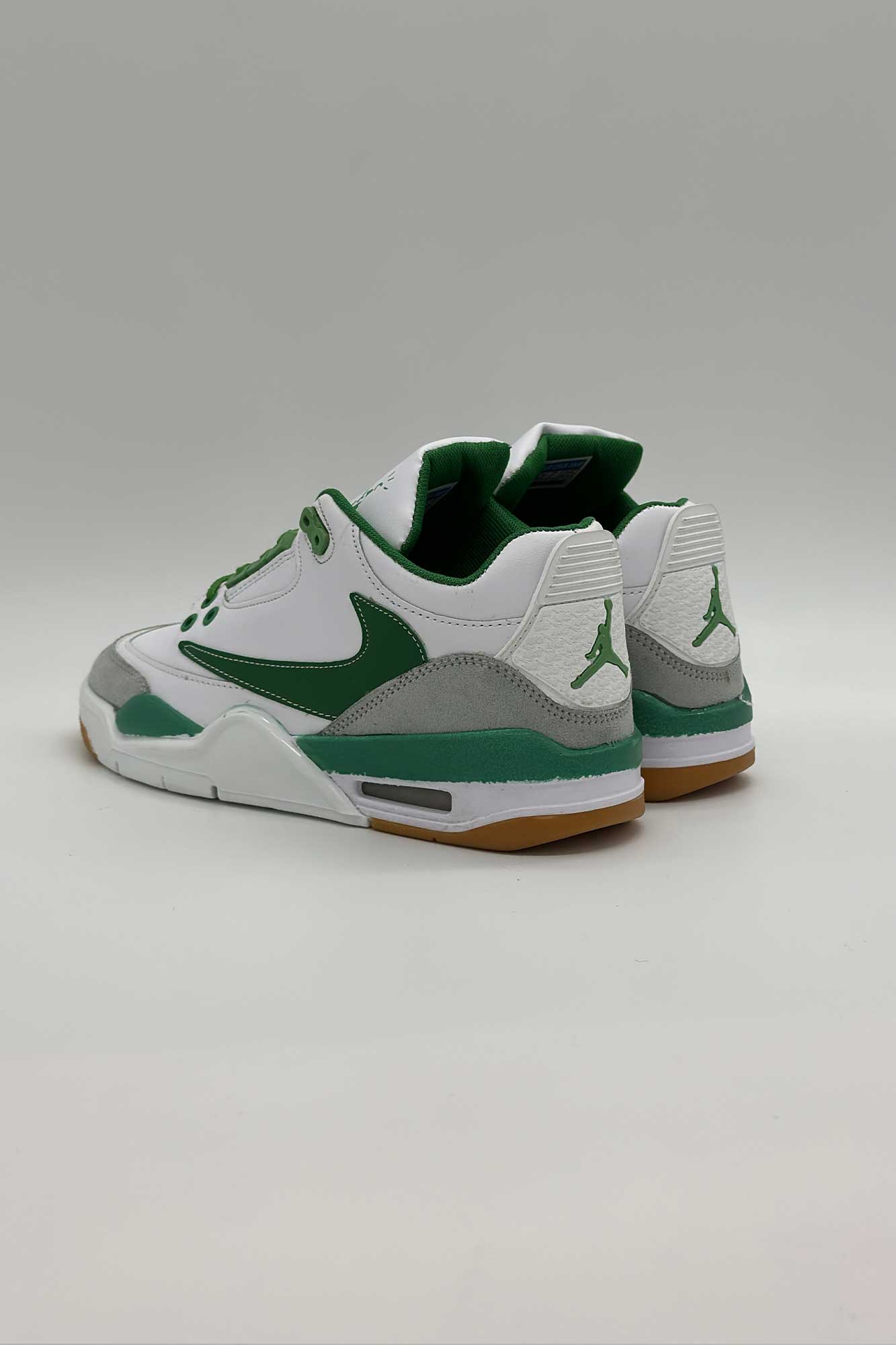 کتانی زیره کپسولی جردن تراویس