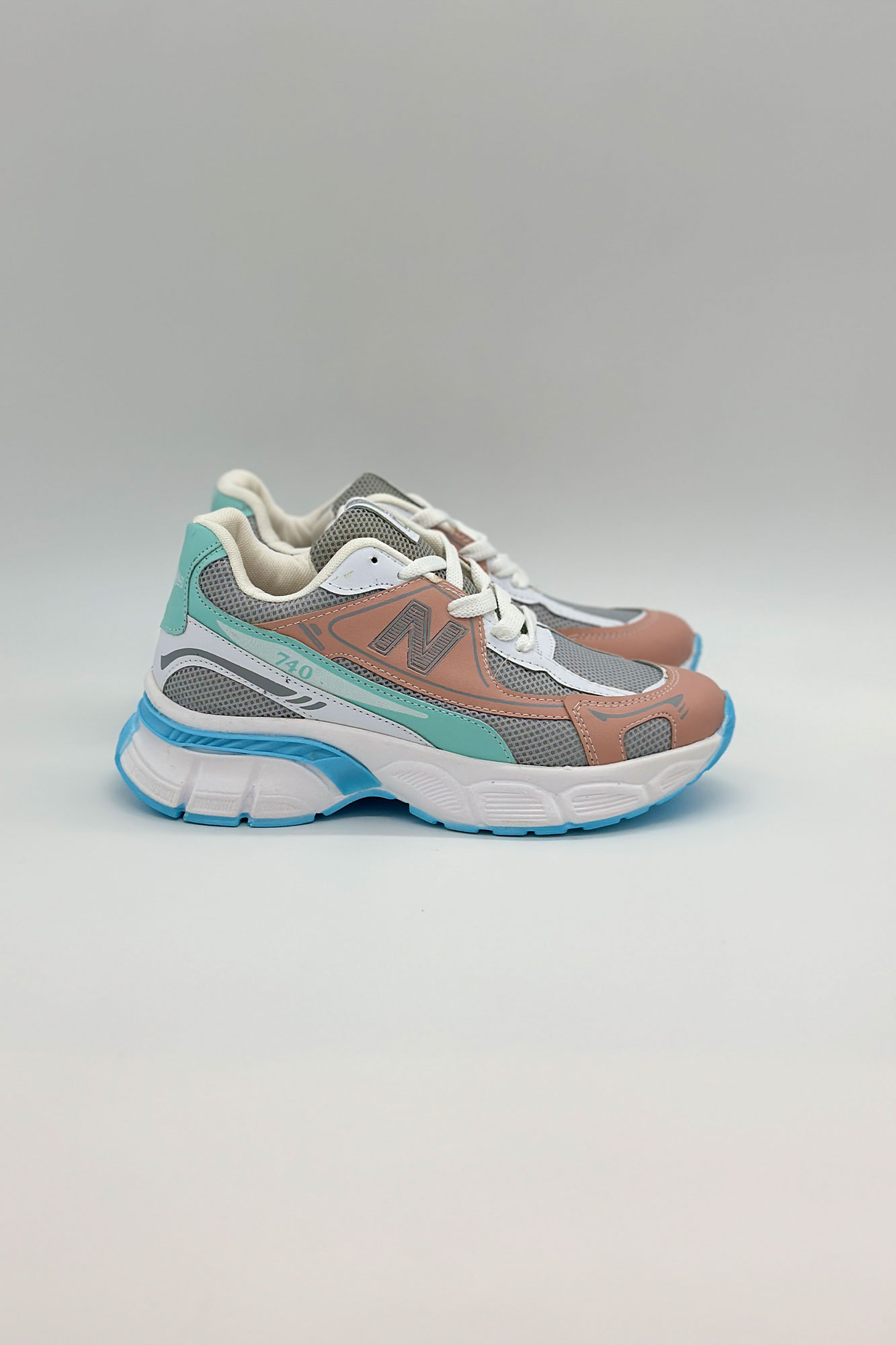 کتانی نیوبالانس 740