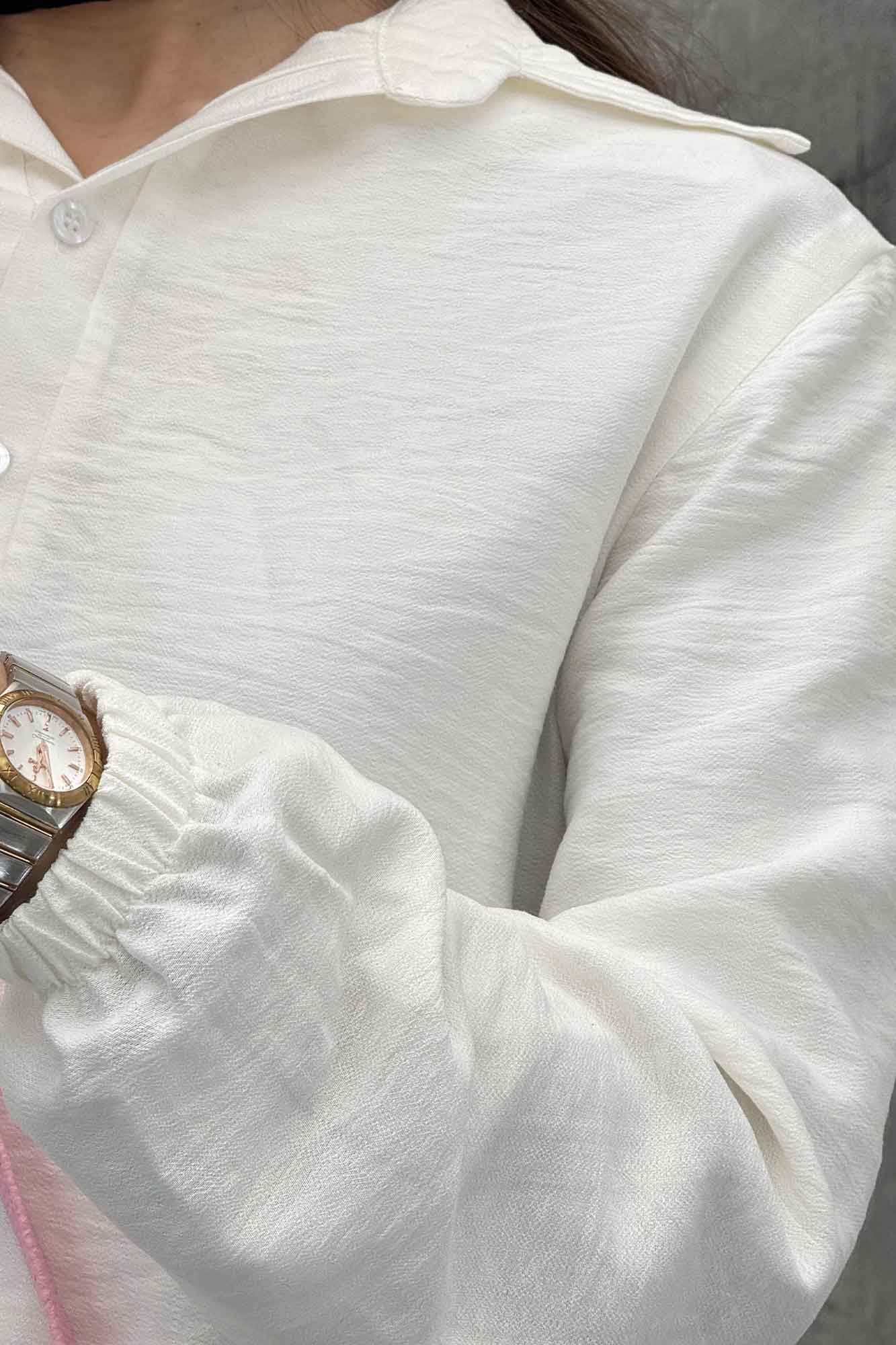 بلوز یقه بلیطی دو دکمه کرسپو سر آستین کش