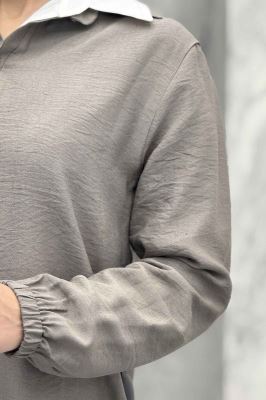 بلوز یقه بلیطی دو دکمه کرسپو سر آستین کش