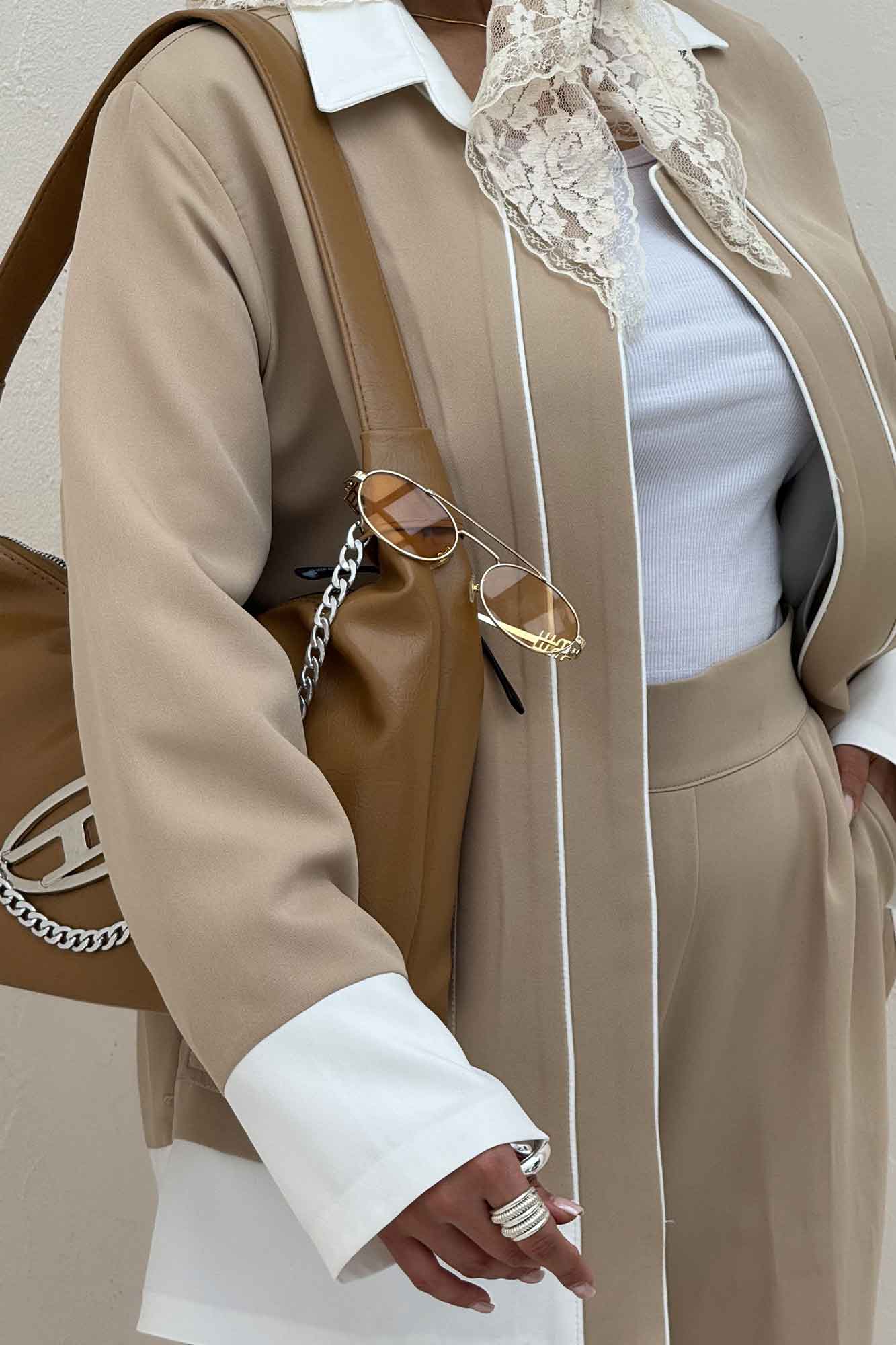 ست کت و شلوار مازراتی مغزی دوزی حاشیه سفید مگان