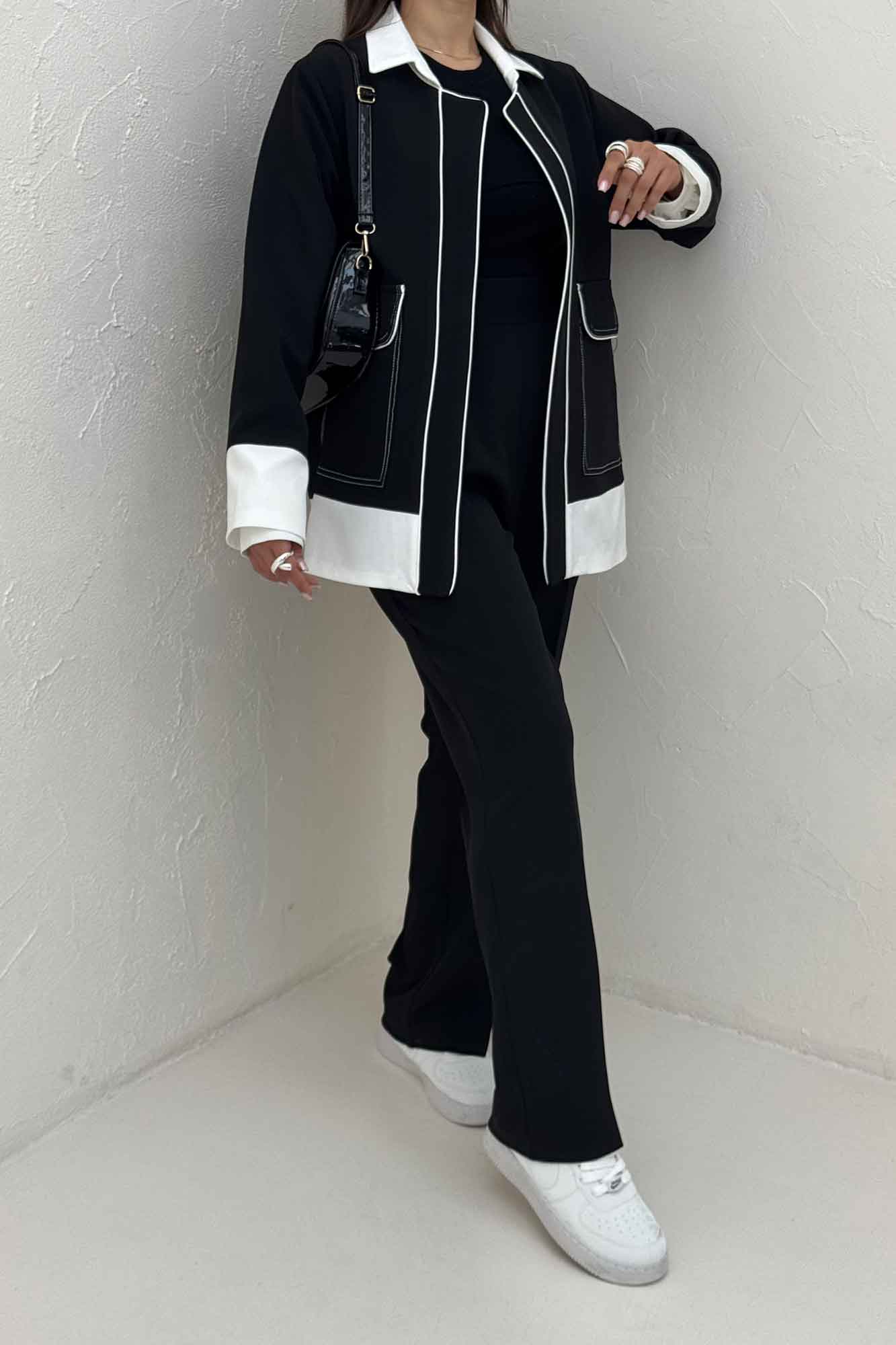 ست کت و شلوار مازراتی مغزی دوزی حاشیه سفید مگان