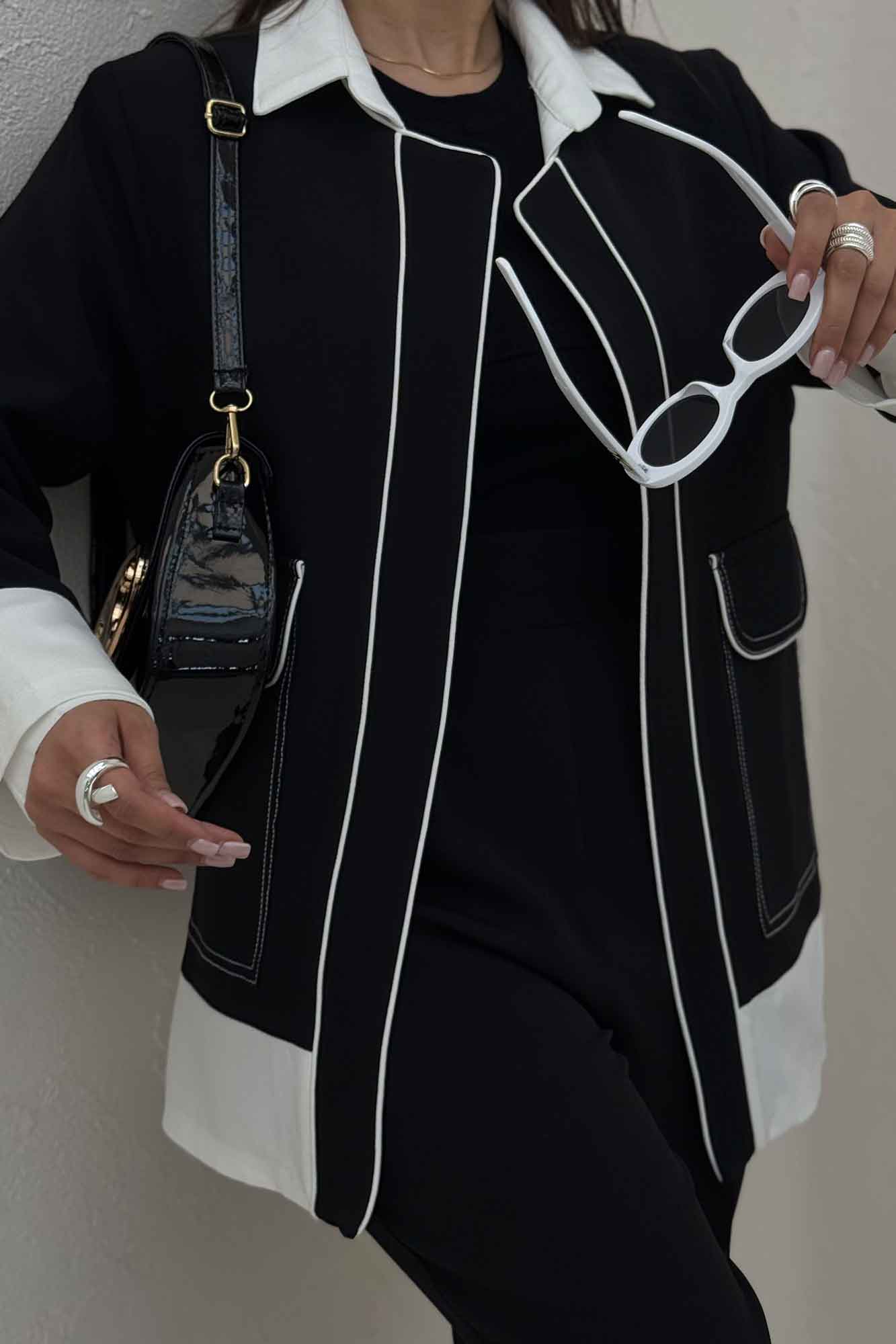 ست کت و شلوار مازراتی مغزی دوزی حاشیه سفید مگان