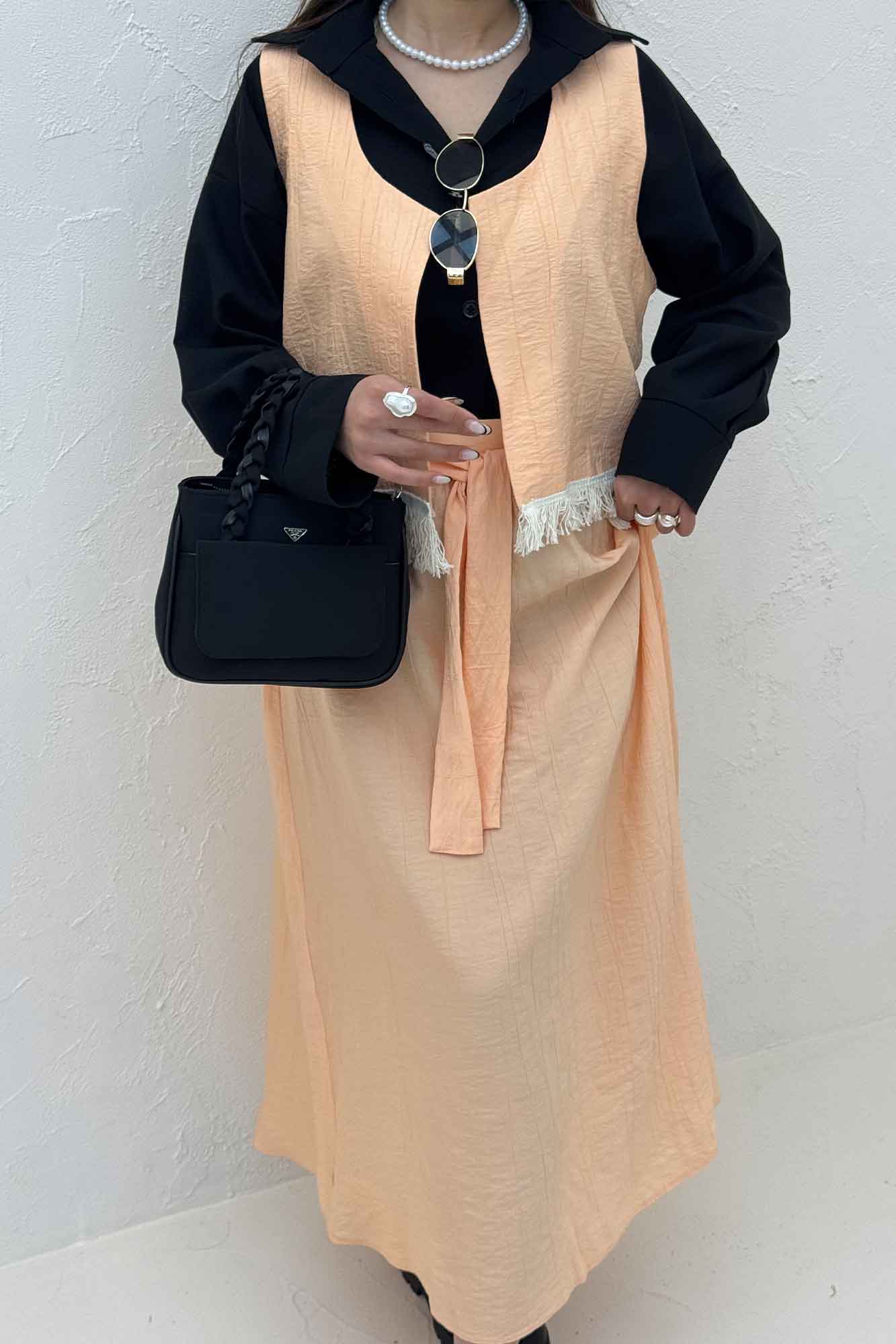 ست وست و دامن پایین ریش کریشه