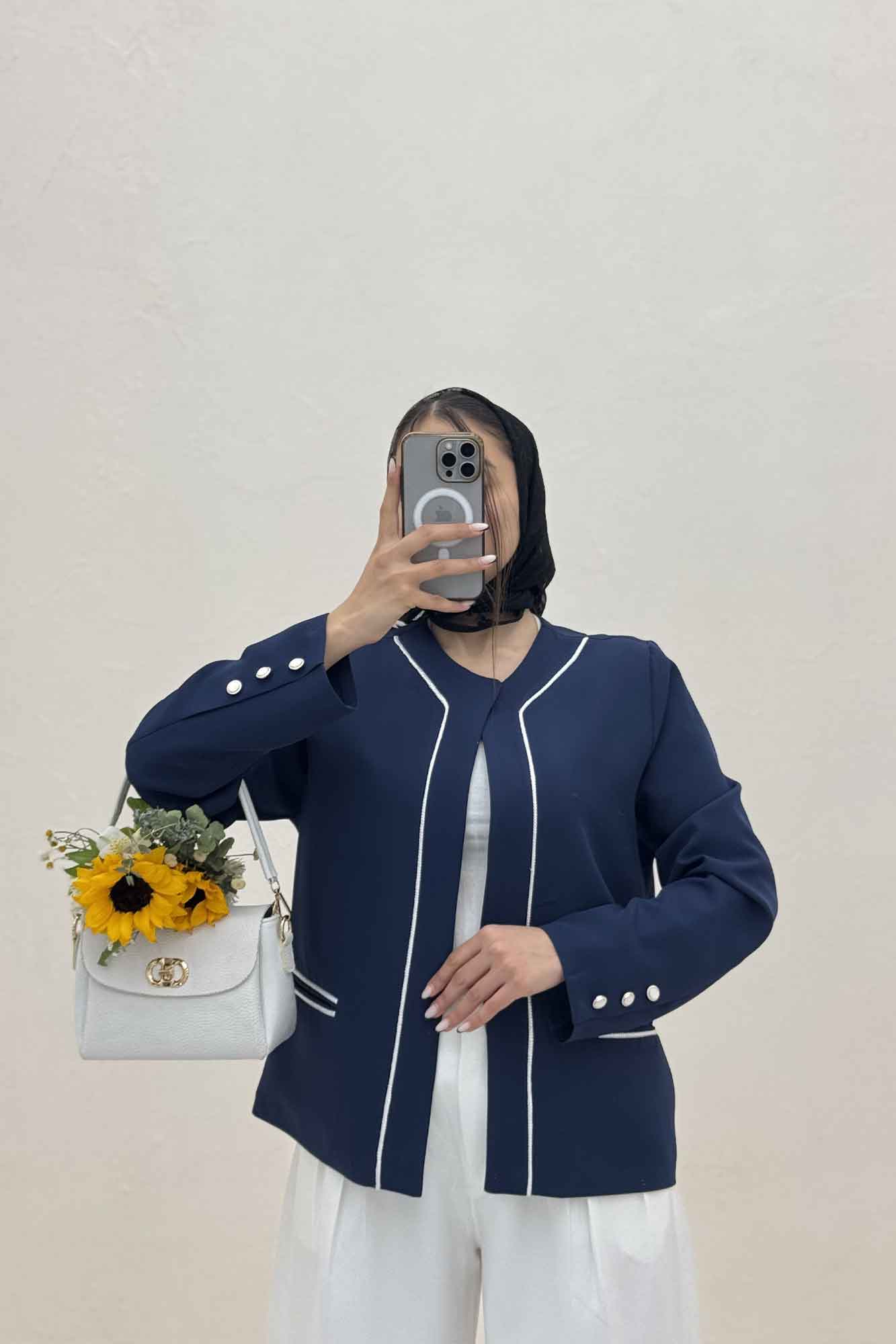 کت خرجکار مازراتی آدنا