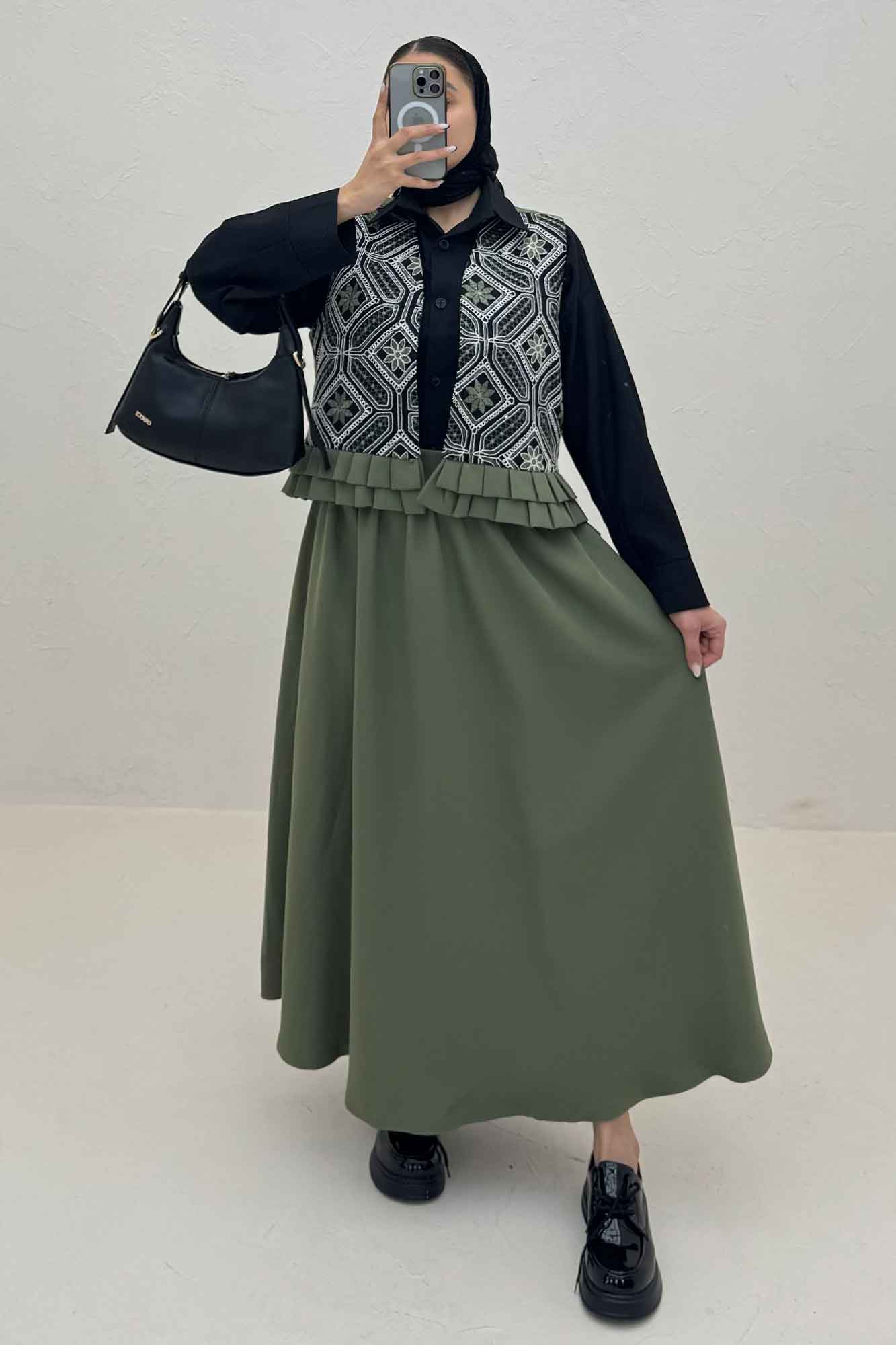 جلیقه و دامن پایین چین سوزن دوزی