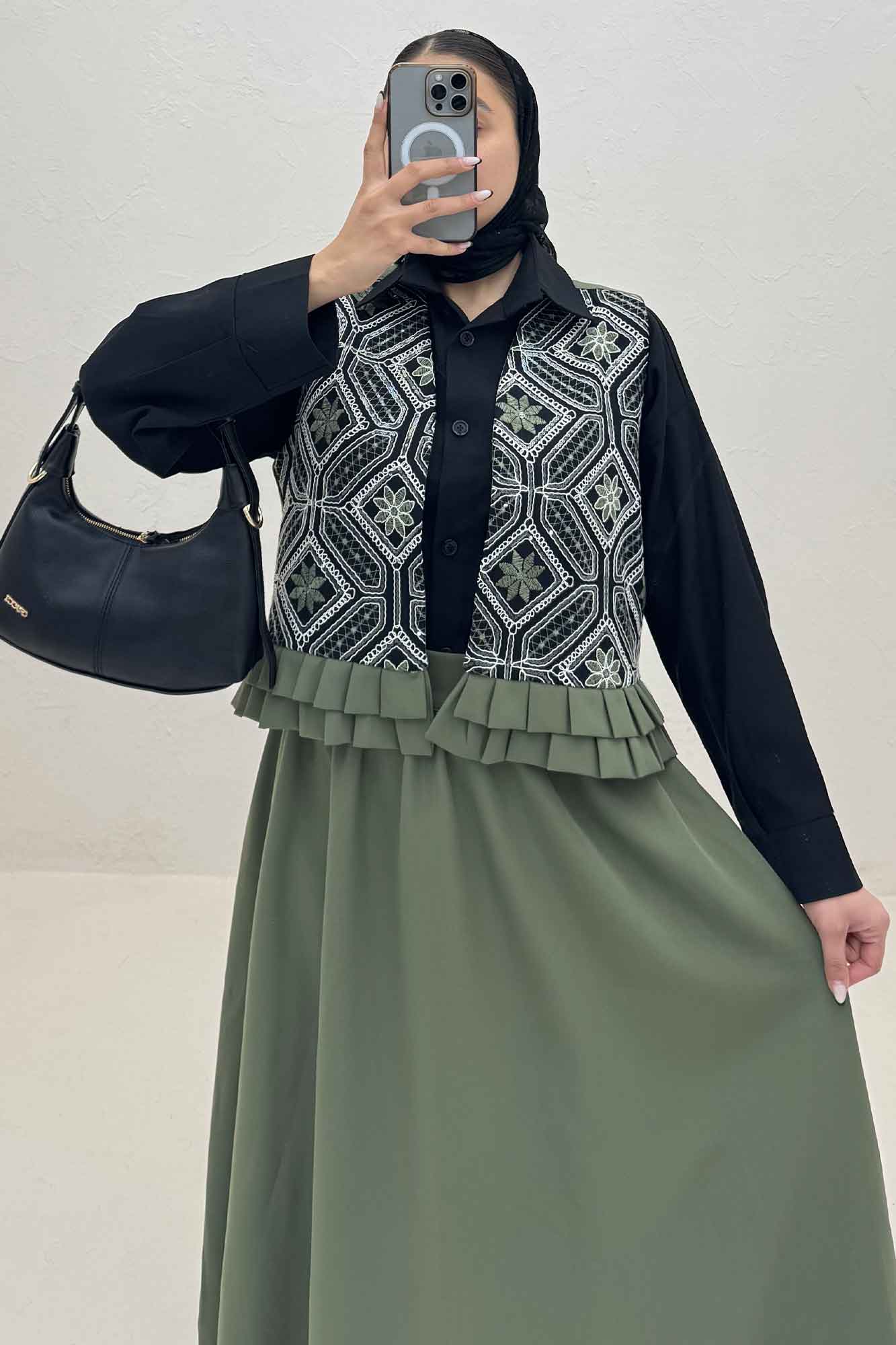 جلیقه و دامن پایین چین سوزن دوزی