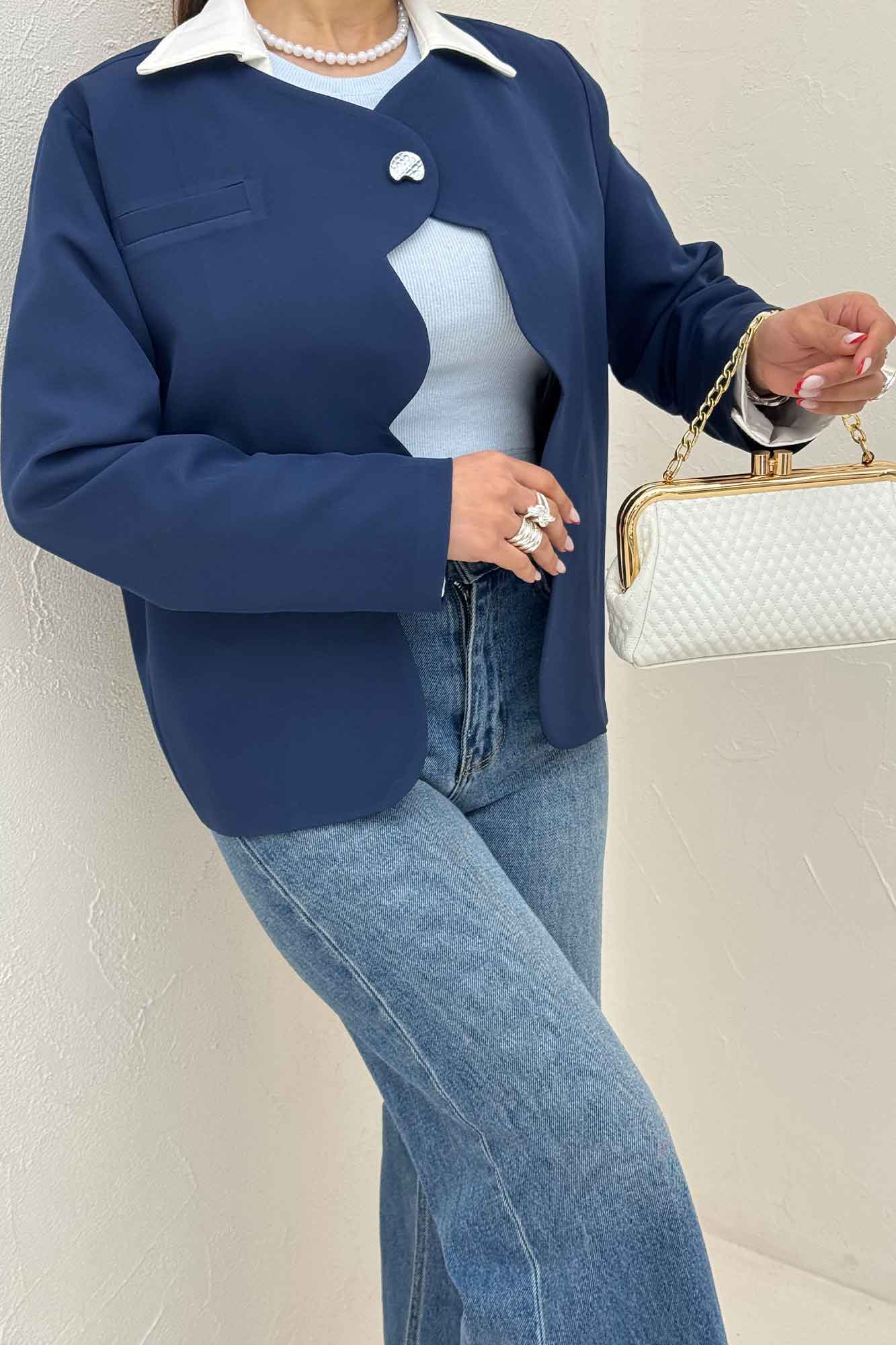 کت مازراتی جلو موجی تک دکمه