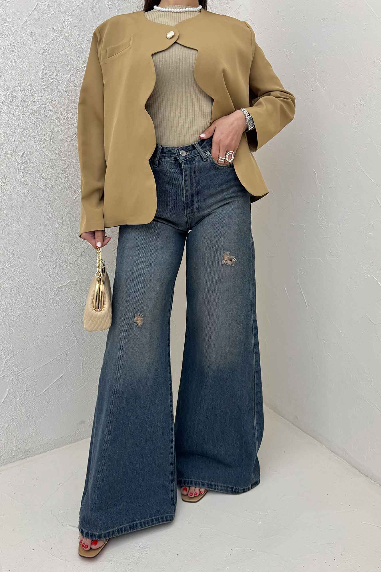 کت مازراتی جلو موجی تک دکمه