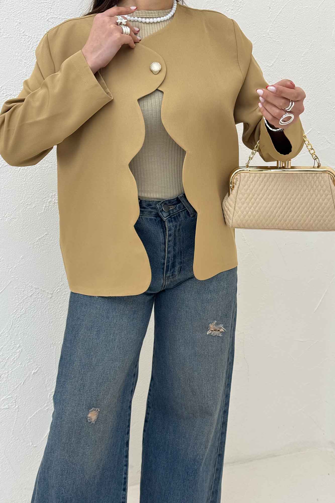 کت مازراتی جلو موجی تک دکمه