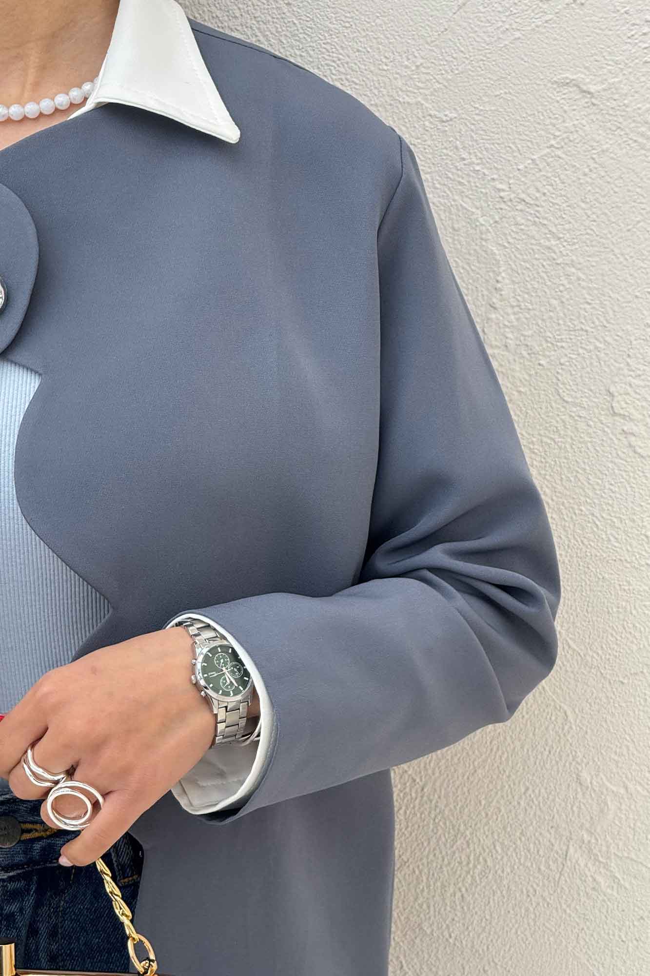 کت مازراتی جلو موجی تک دکمه