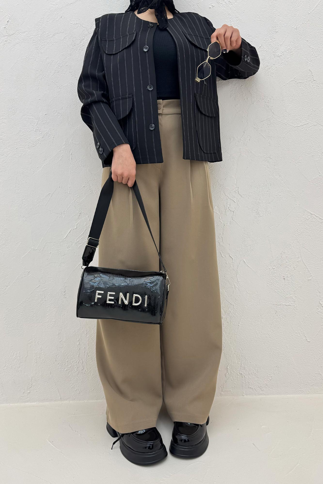 کت یقه گرد بزیاق دیپلمات 4 در جیب