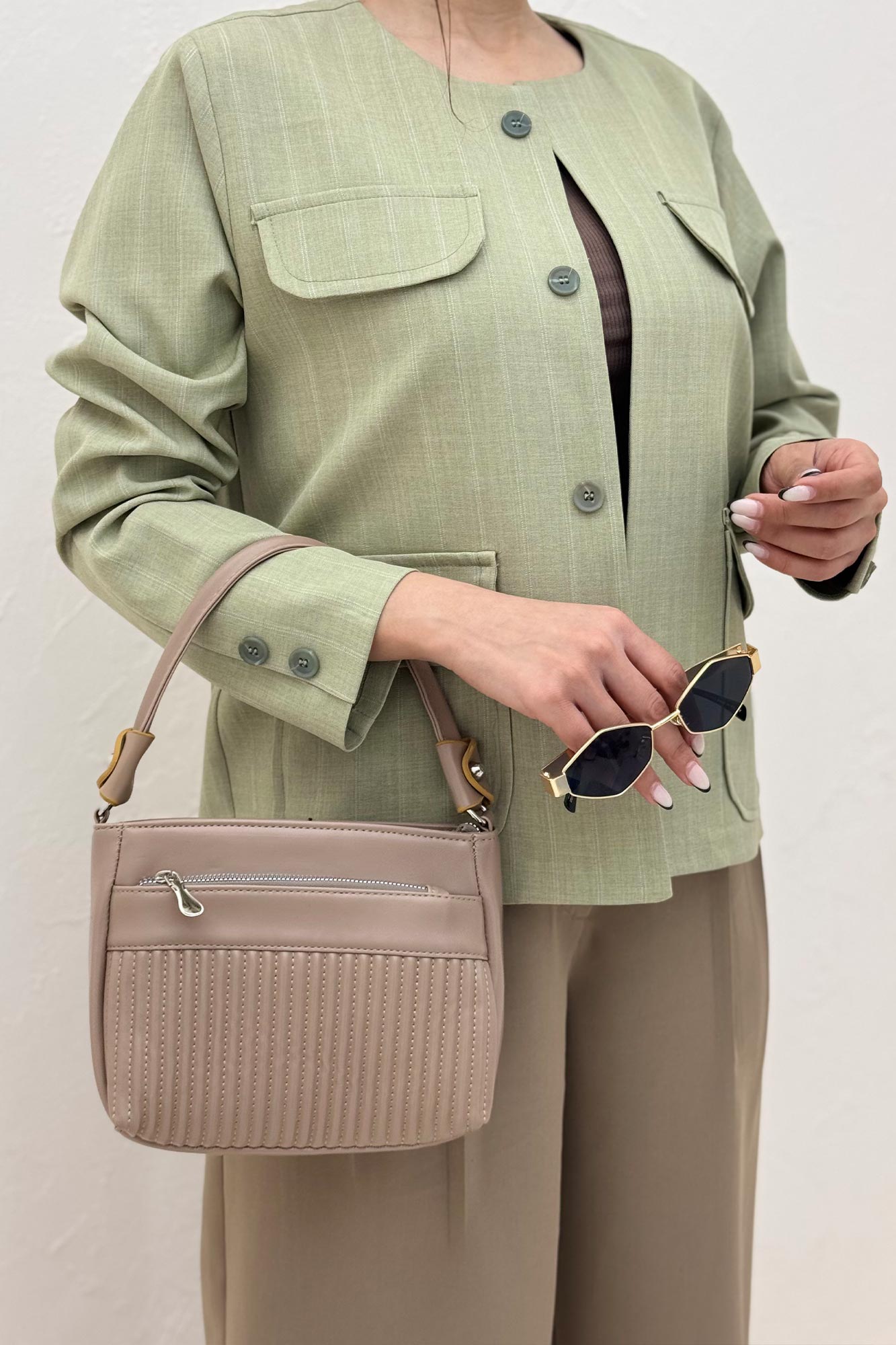 کت یقه گرد بزیاق دیپلمات 4 در جیب