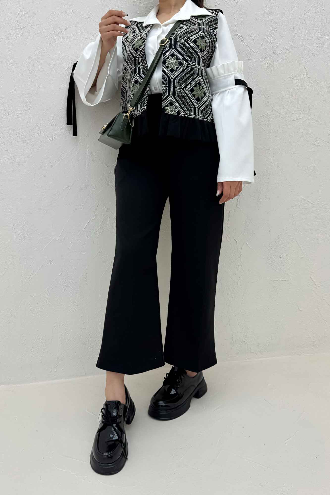 جلیقه و شلوار مازراتی چین دار سوزن دوزی