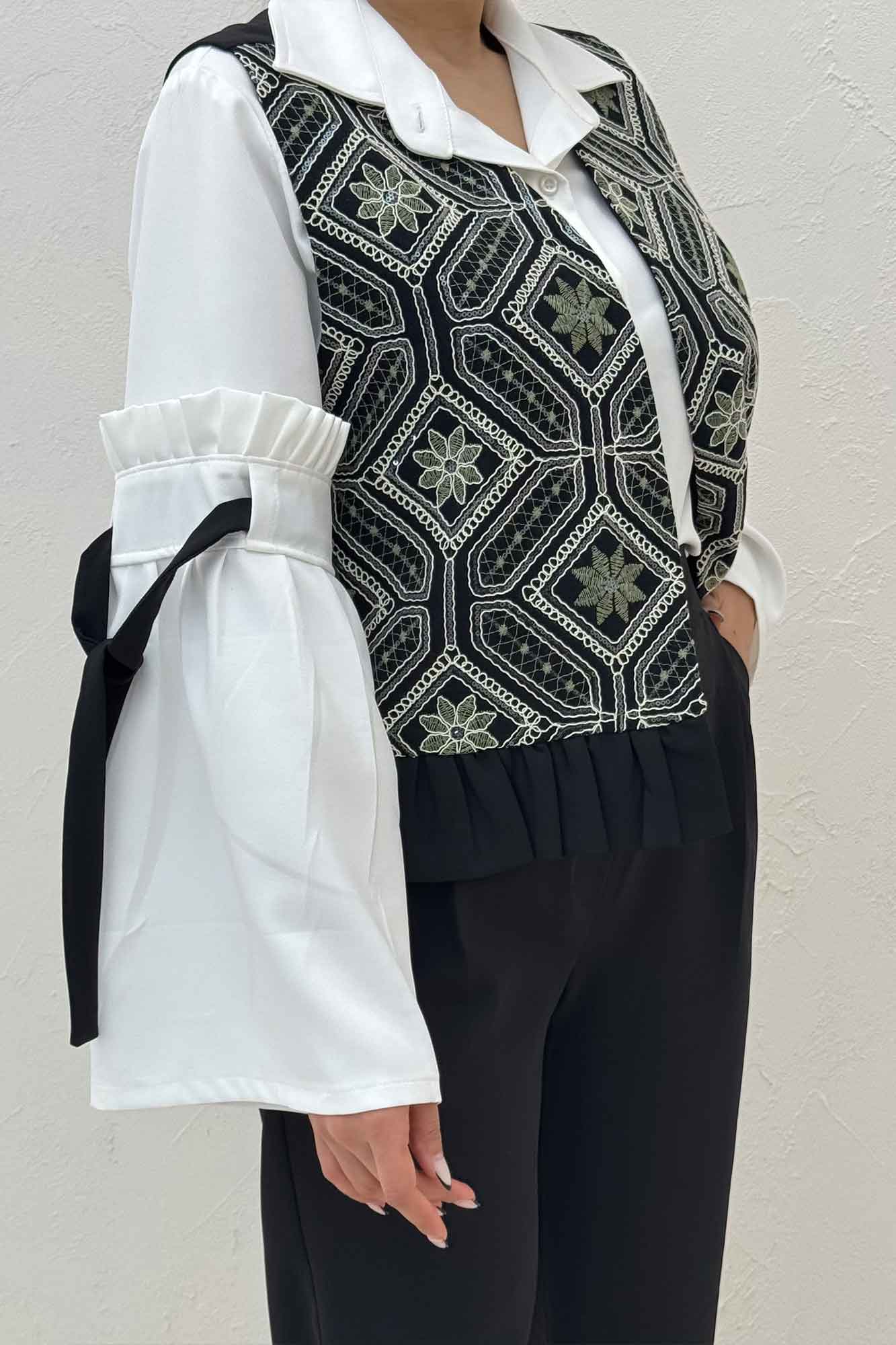 جلیقه و شلوار مازراتی چین دار سوزن دوزی