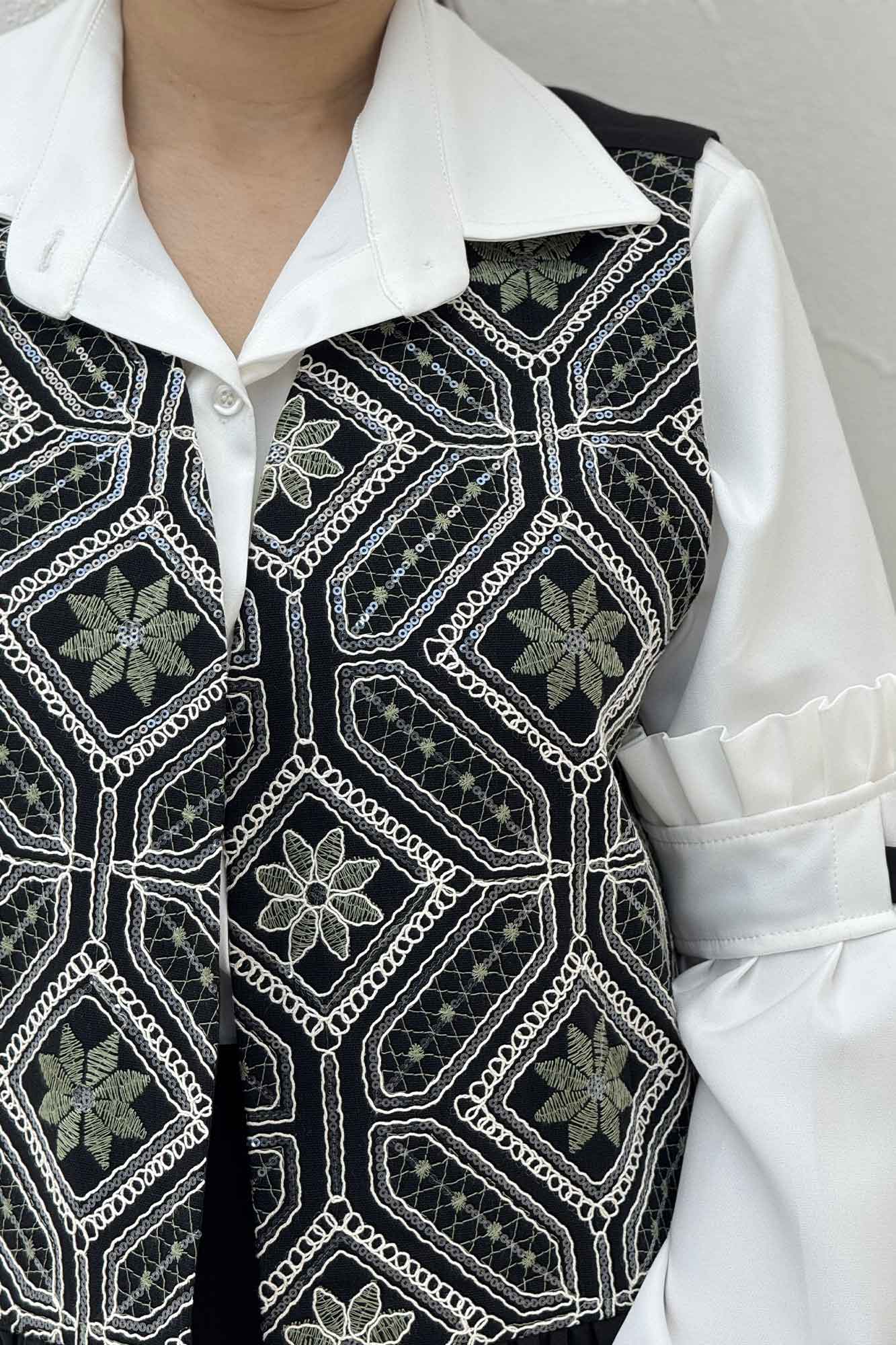 جلیقه و شلوار مازراتی چین دار سوزن دوزی