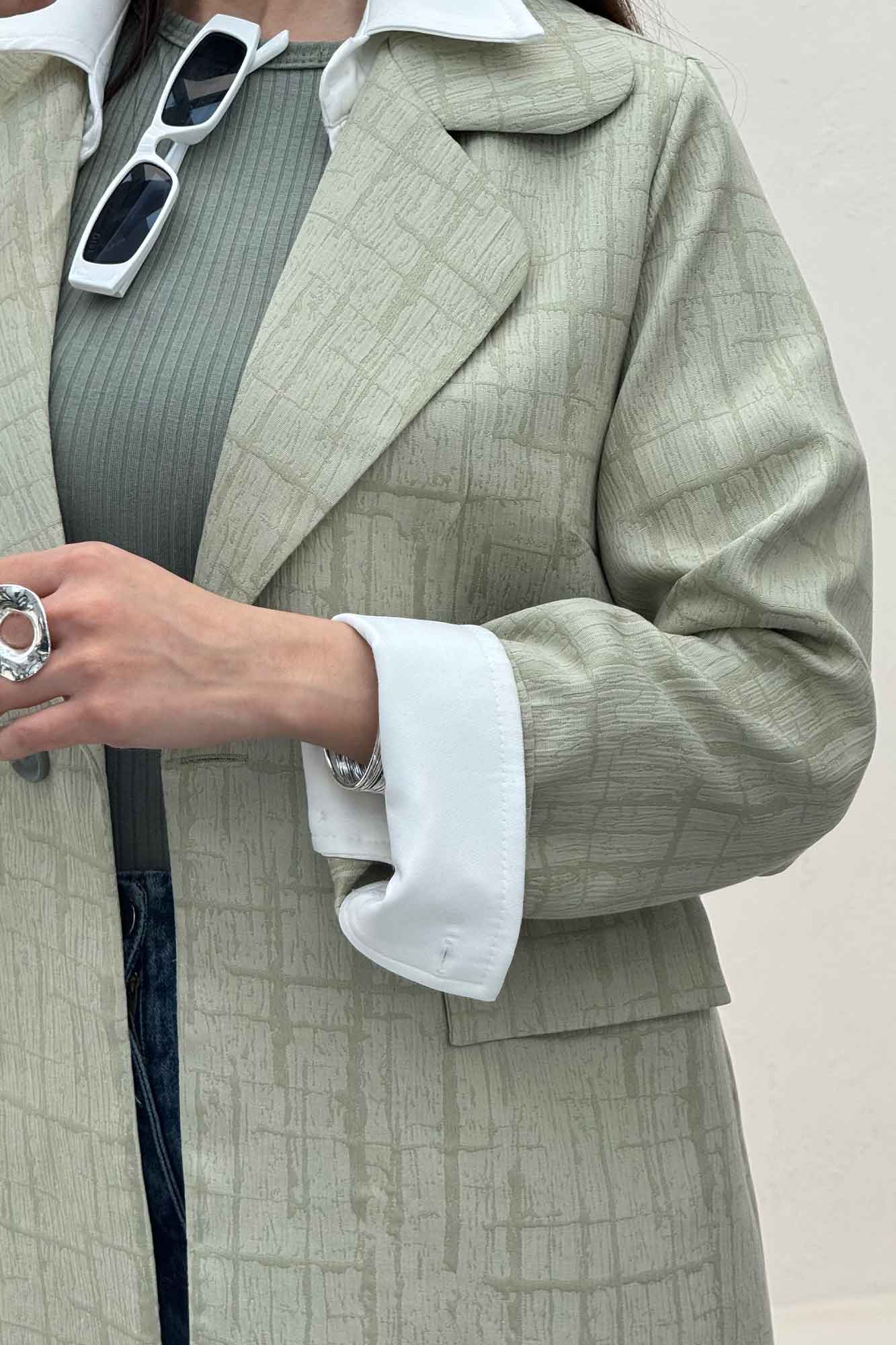 کت ژاکارد یقه ب ب لارسا