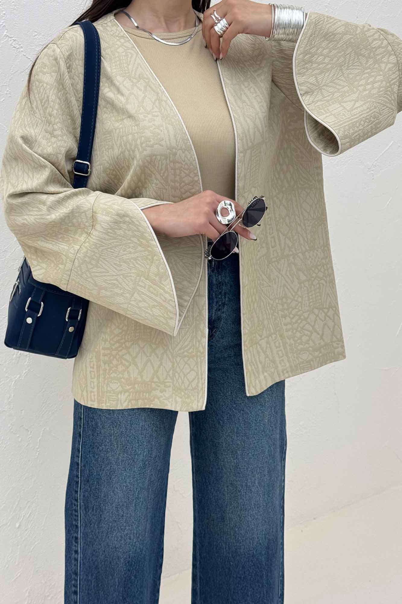 کت ژاکارد مغزی دوزی آستین چپ و راستی