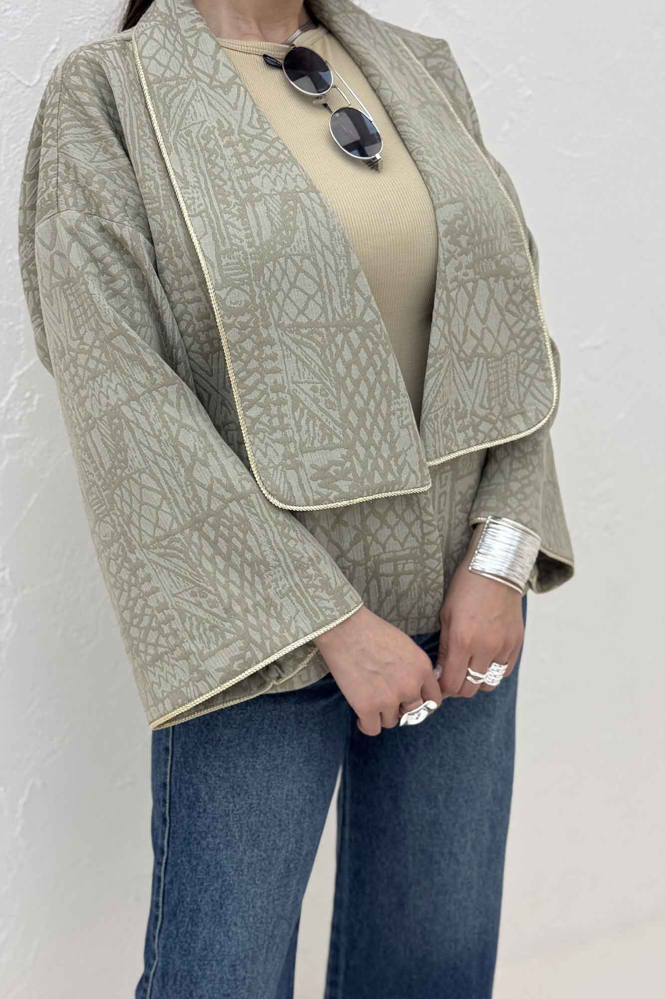 کت ژاکارد مغزی دوزی یقه آمریکایی