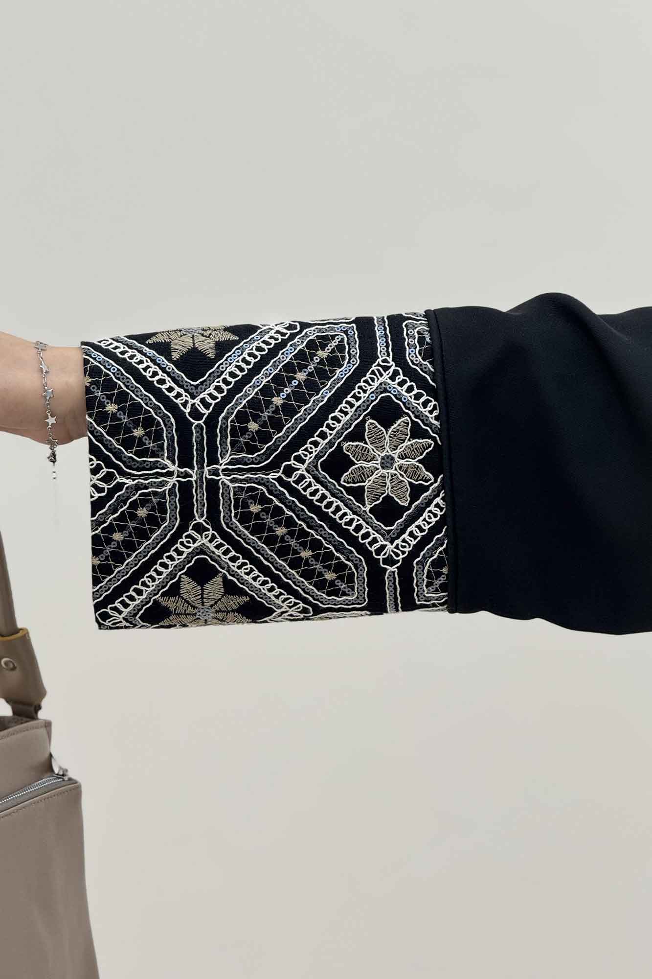 کت مازراتی سوزن دوزی دیلان طرح 9