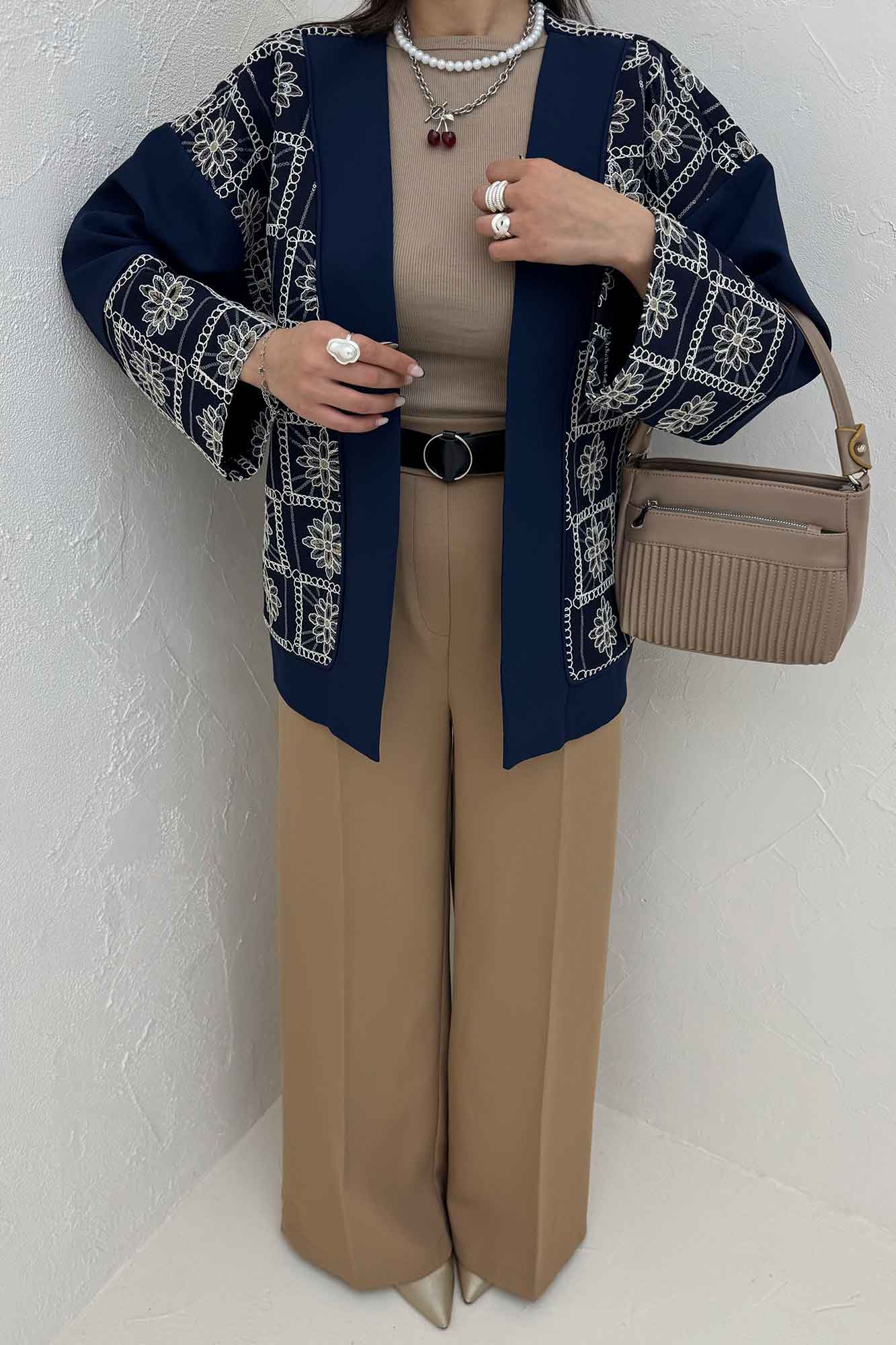 کت مازراتی سوزن دوزی دیلان طرح 8