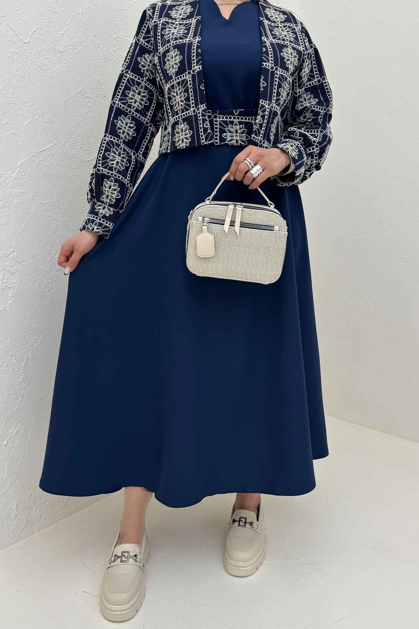 ست کت و سارافن سوزن دوزی MARLIS طرح 8