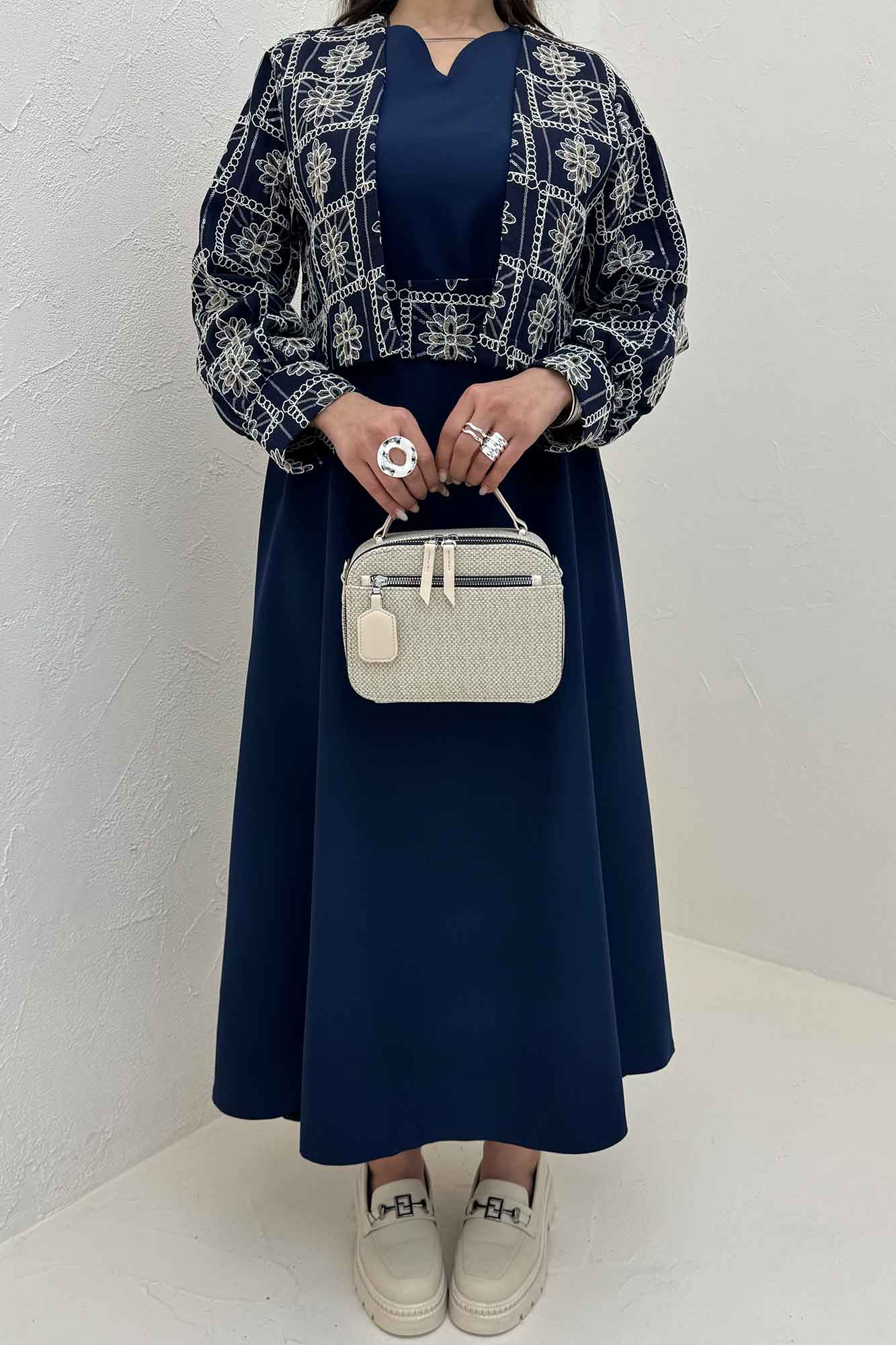 ست کت و سارافن سوزن دوزی MARLIS طرح 8