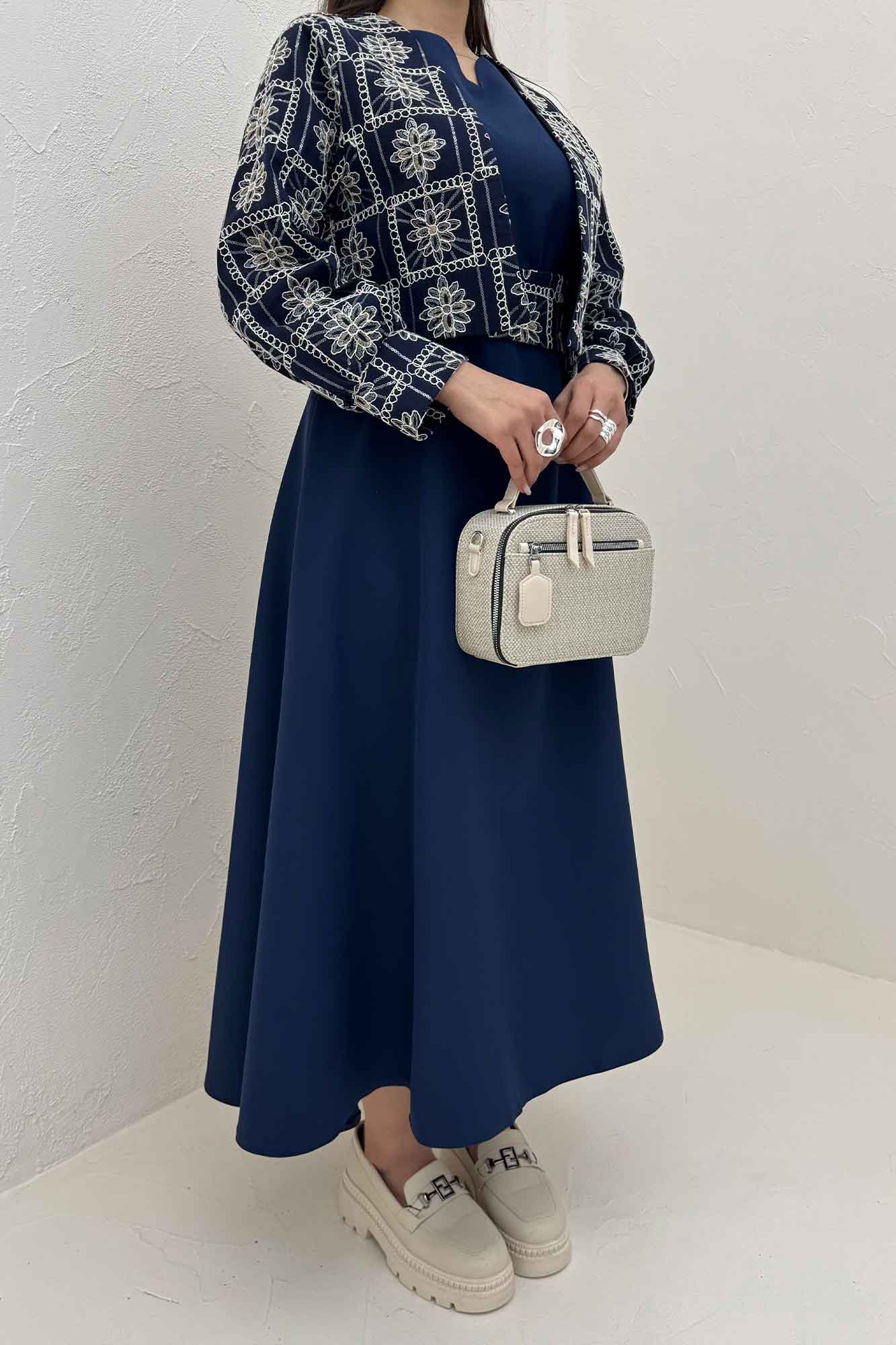 ست کت و سارافن سوزن دوزی MARLIS طرح 8